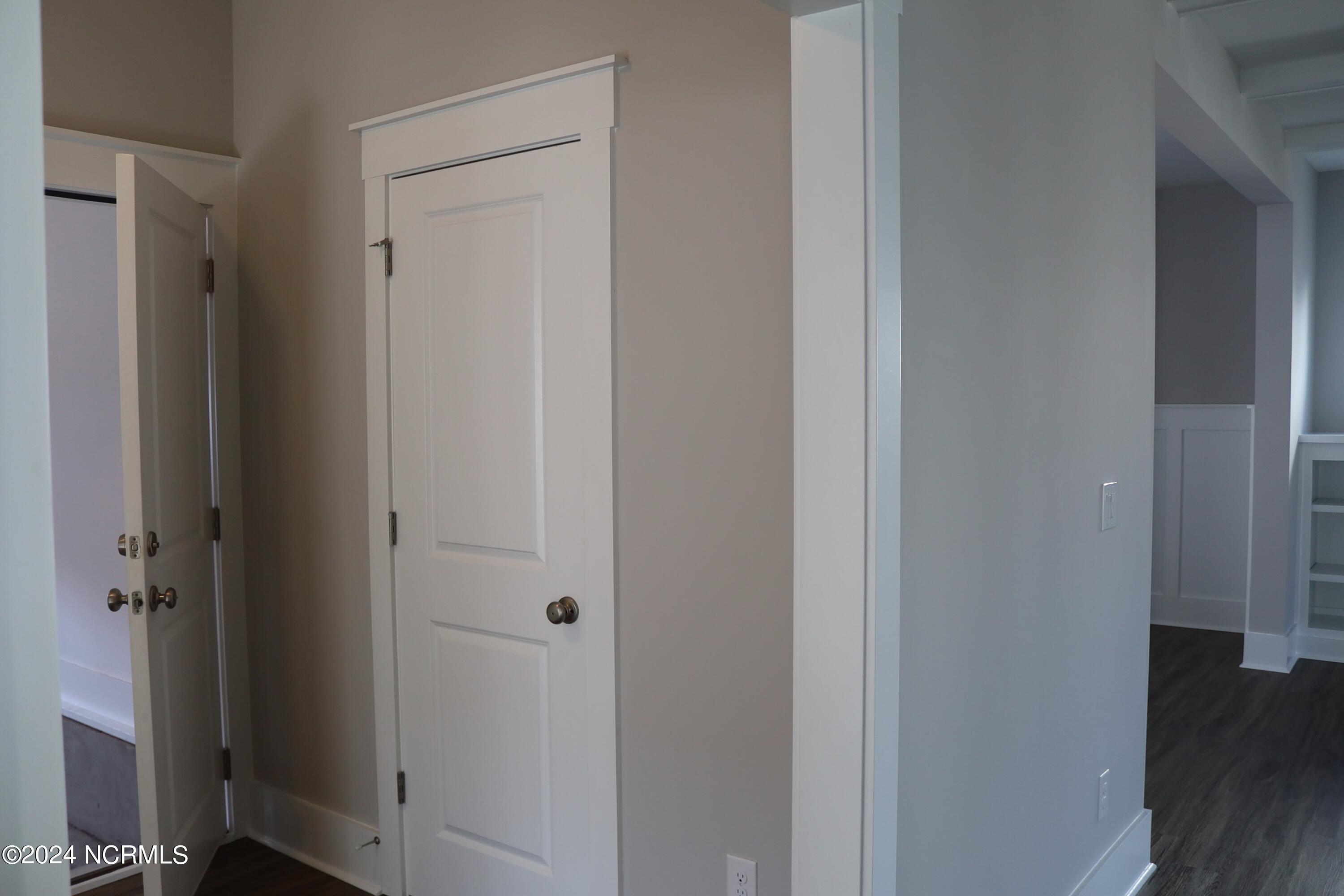 21 E Singing Avenue Property Photo 24