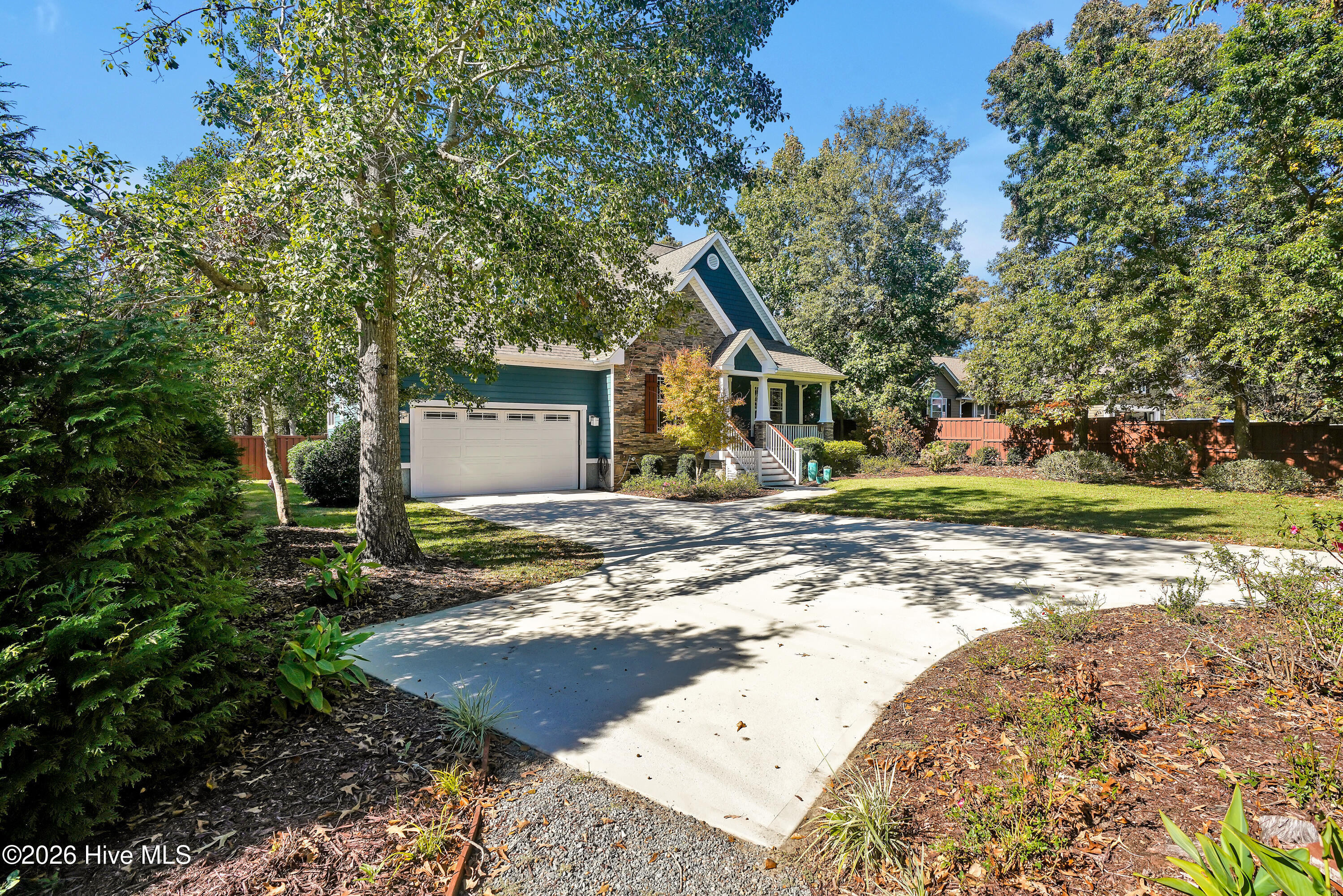 101 Teal Circle Property Photo 3