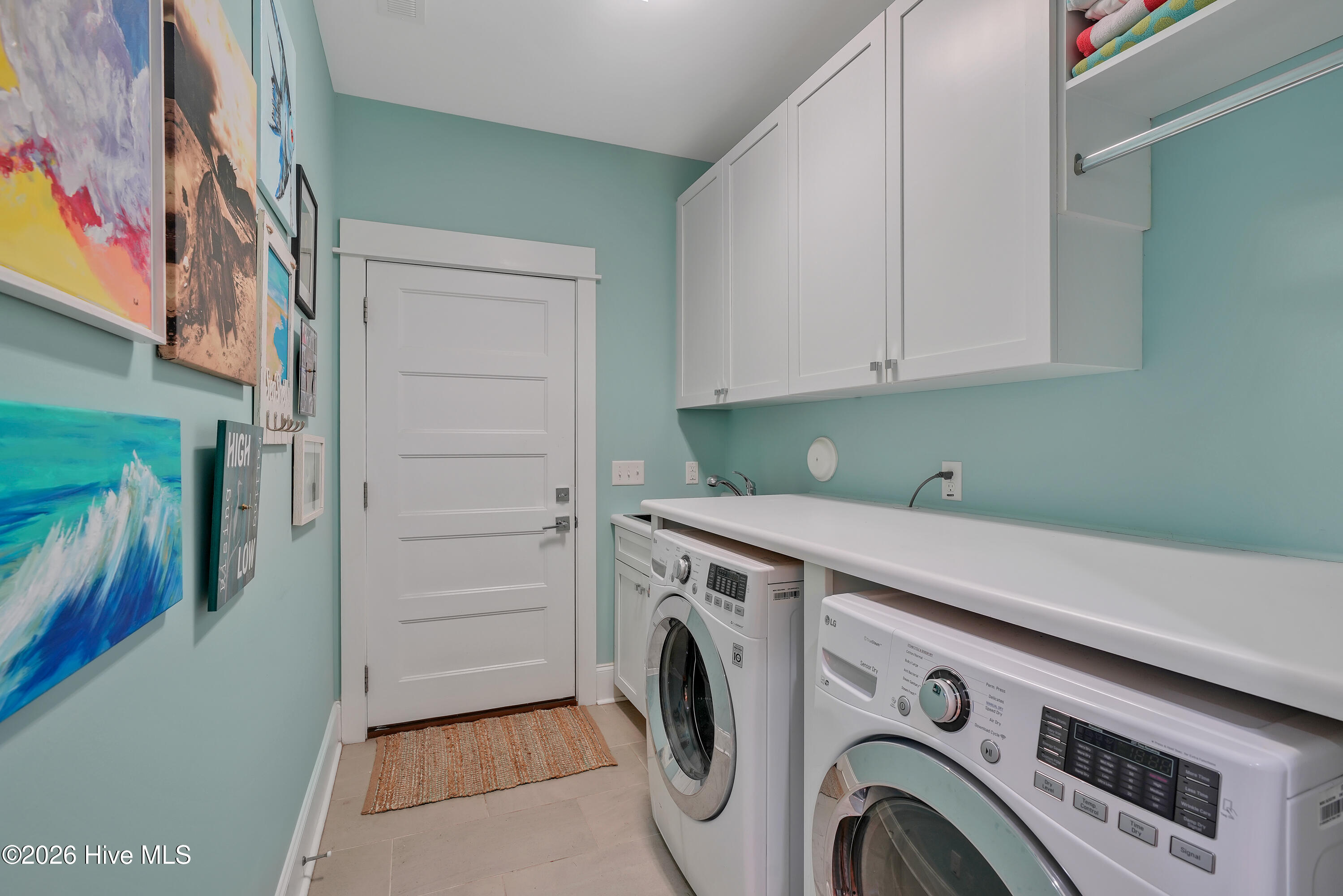 101 Teal Circle Property Photo 10