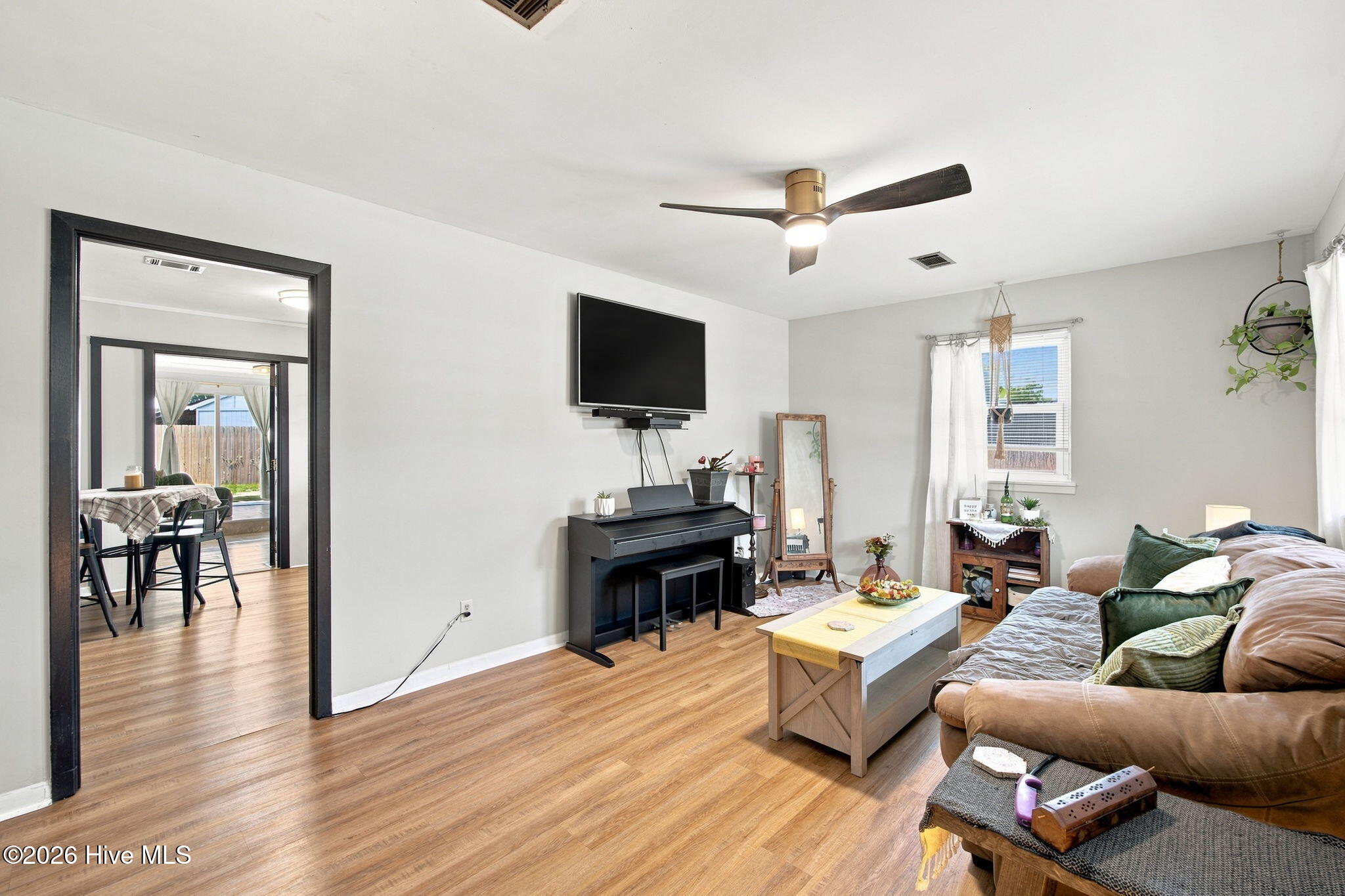 209 Cathay Road Property Photo 6