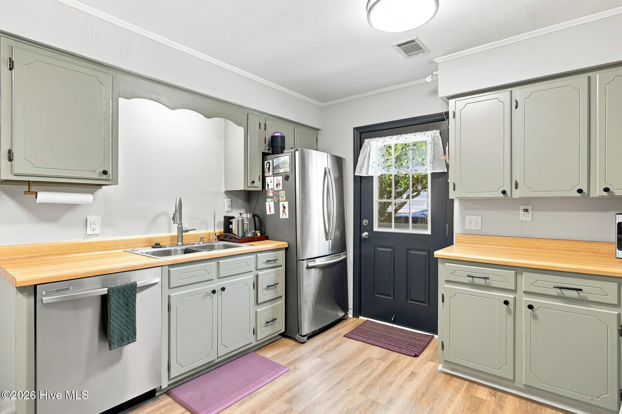 209 Cathay Road Property Photo 9