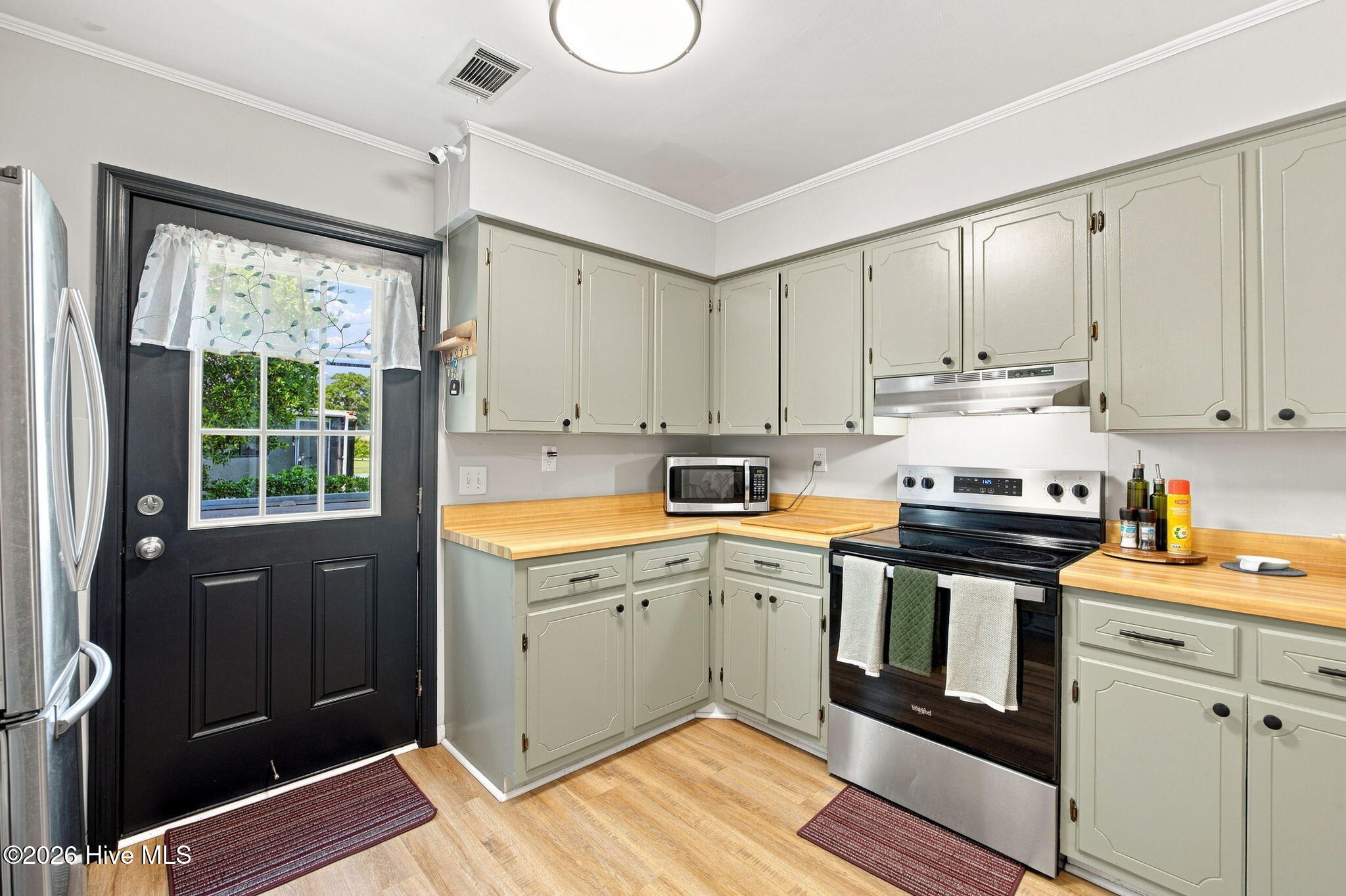 209 Cathay Road Property Photo 10
