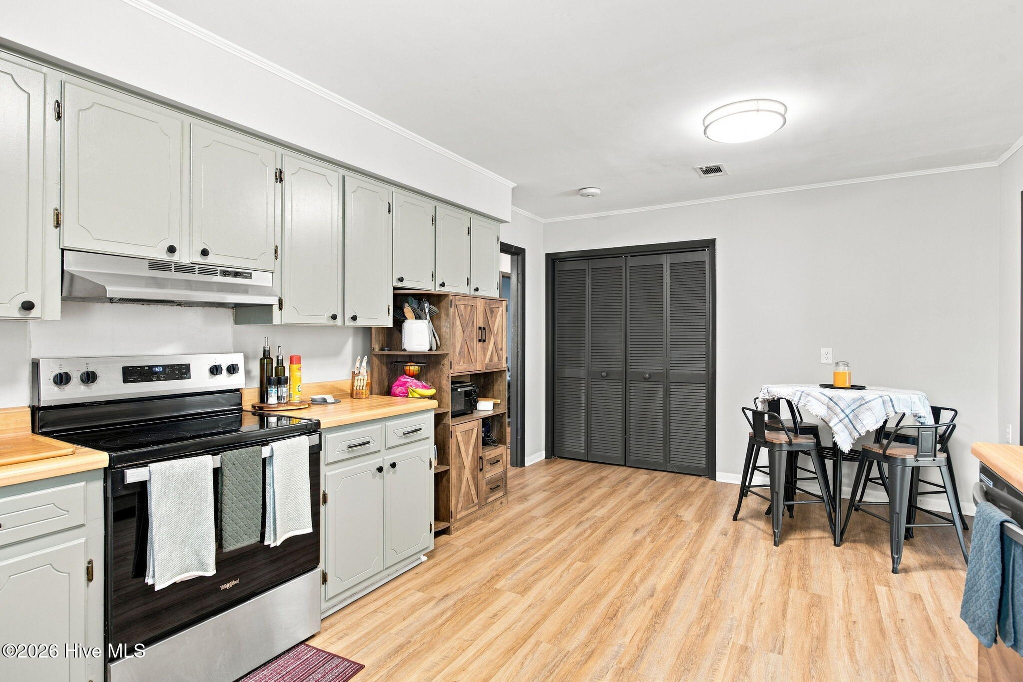 209 Cathay Road Property Photo 12