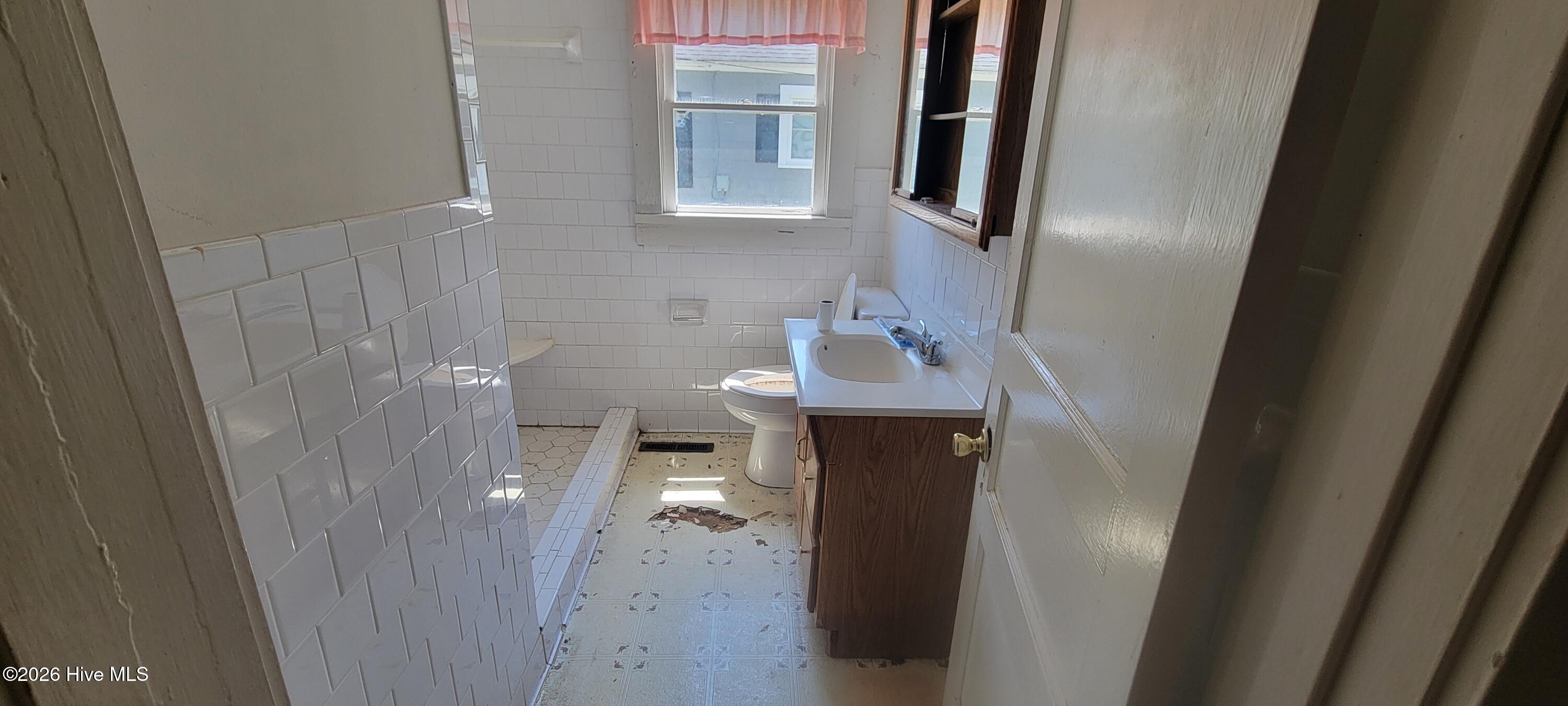 329 E 11th Street Property Photo 10