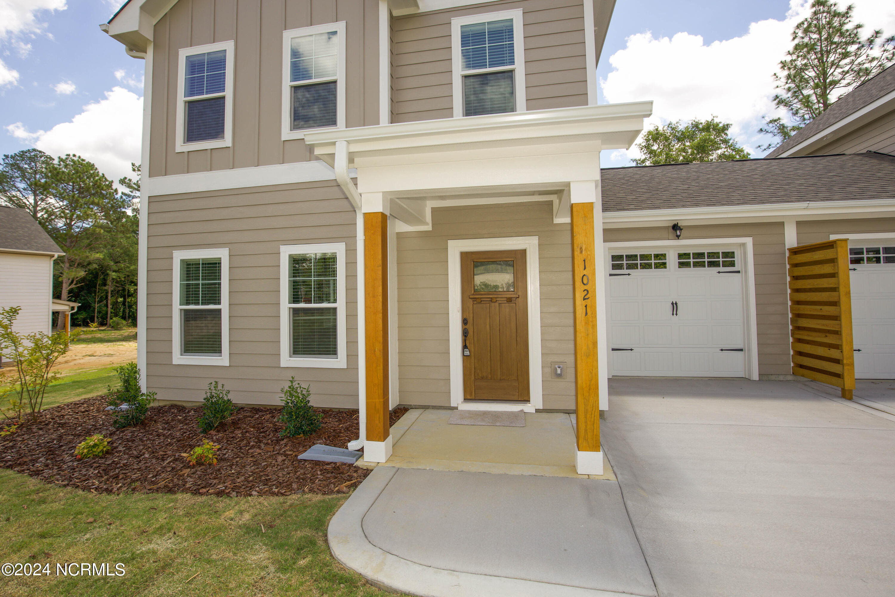 1021 Juniper Lake Road Property Photo 3
