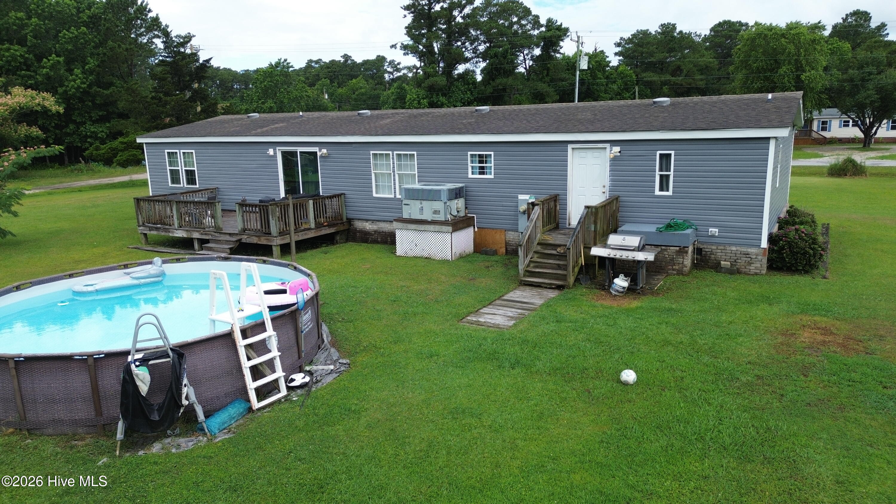 662 Straits Road Property Photo 4