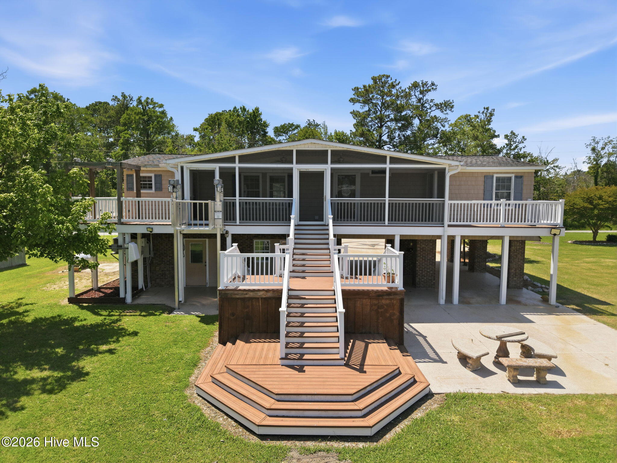 2831 Whichards Beach Road Property Photo 1
