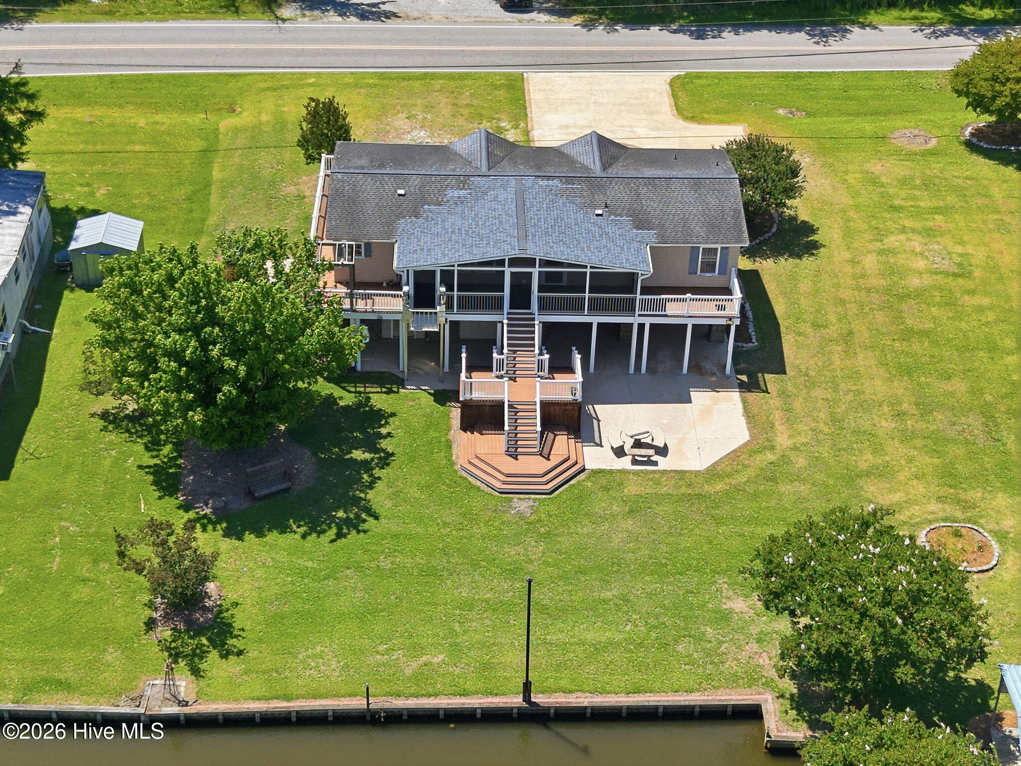 2831 Whichards Beach Road Property Photo 5