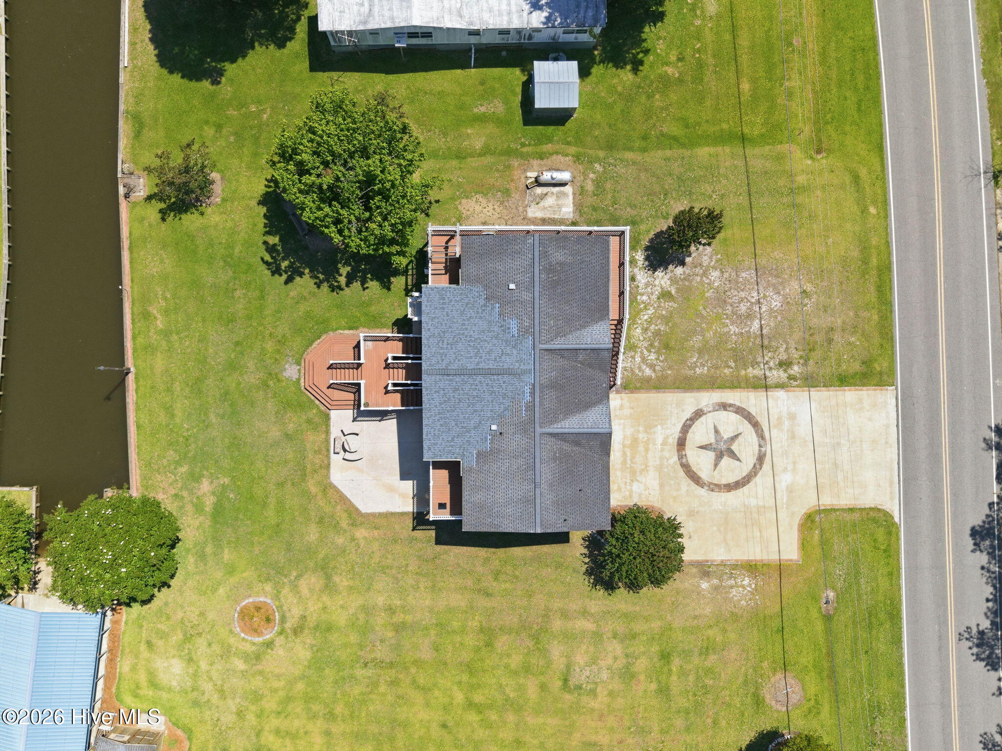 2831 Whichards Beach Road Property Photo 7