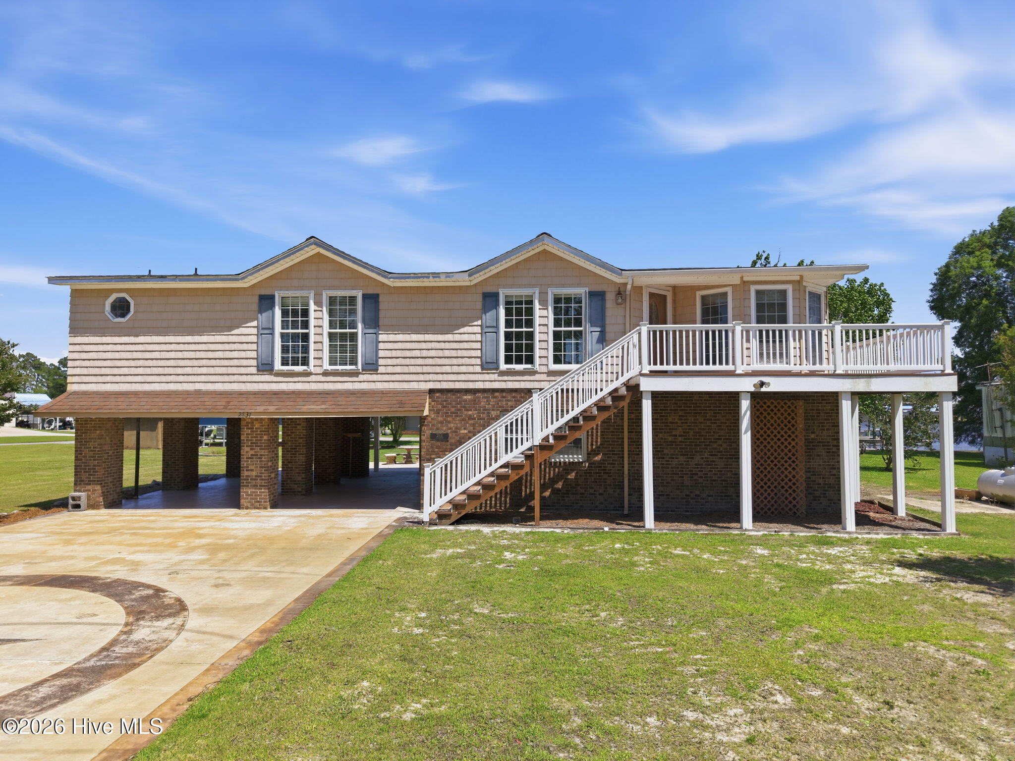 2831 Whichards Beach Road Property Photo 8