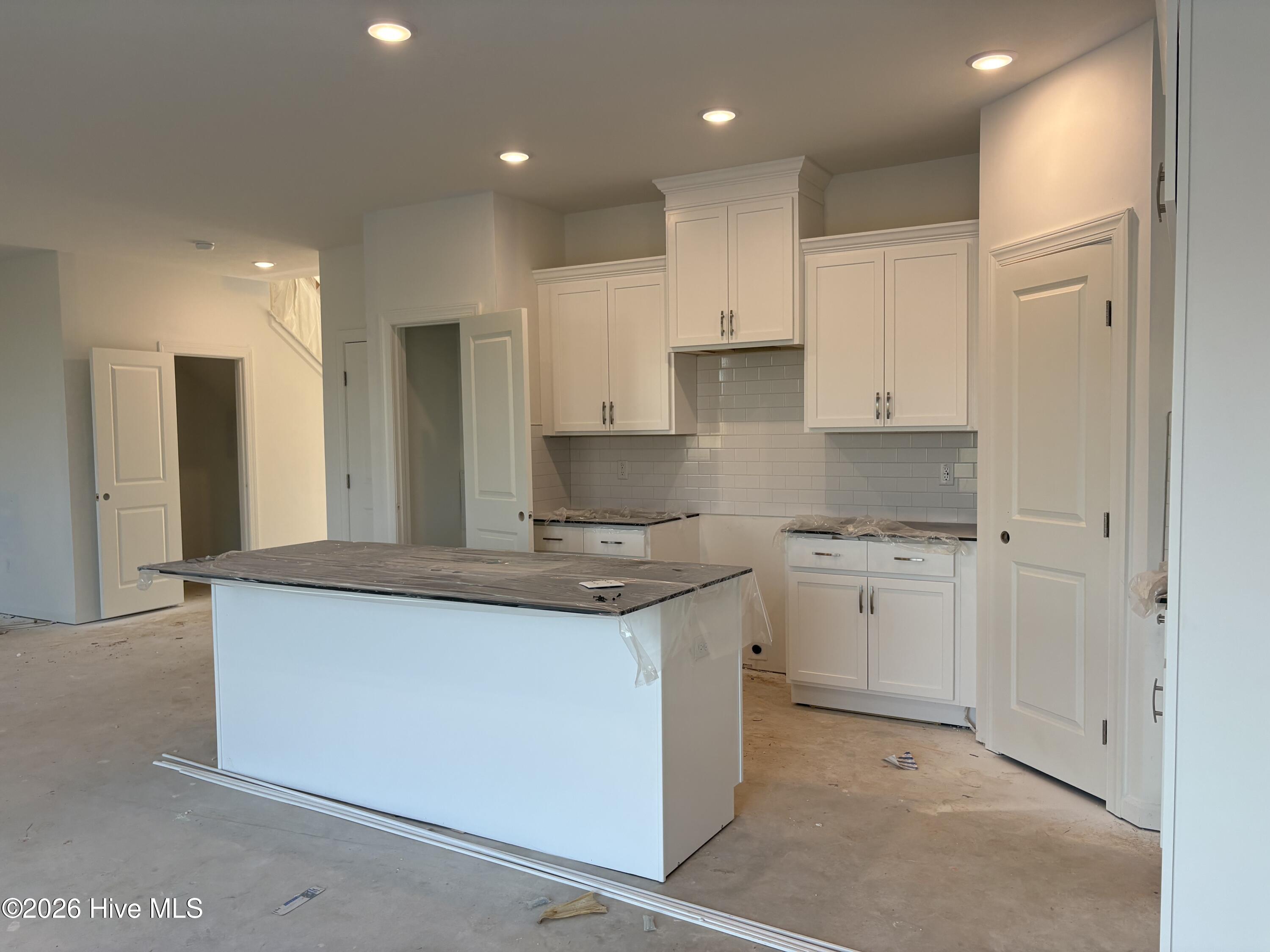 2066 Lonsdale Drive Dh339 Property Photo 6