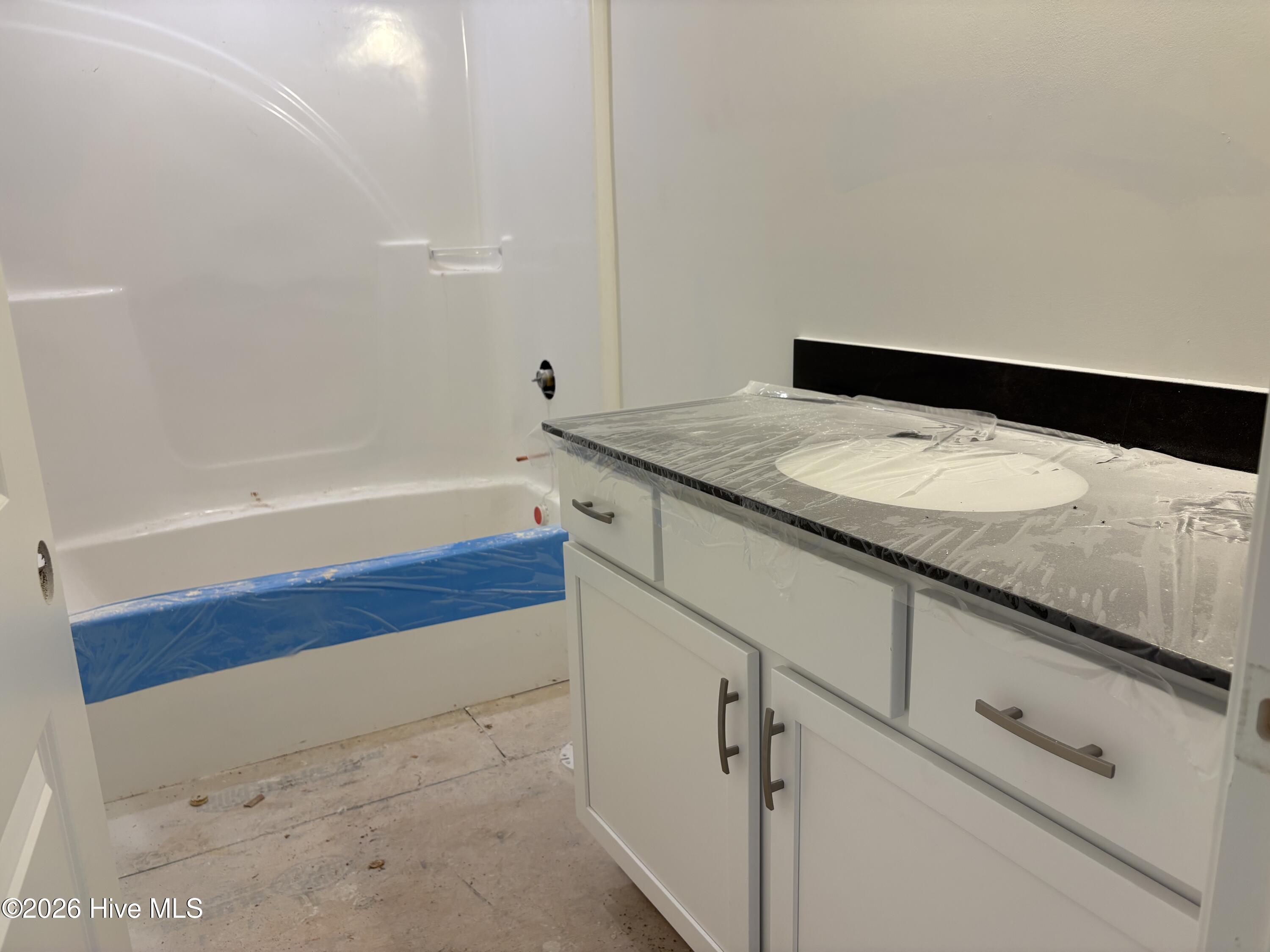 2066 Lonsdale Drive Dh339 Property Photo 9