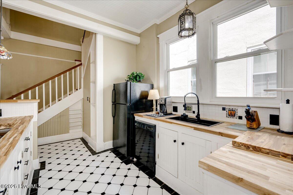 209 Broad Street Property Photo 13