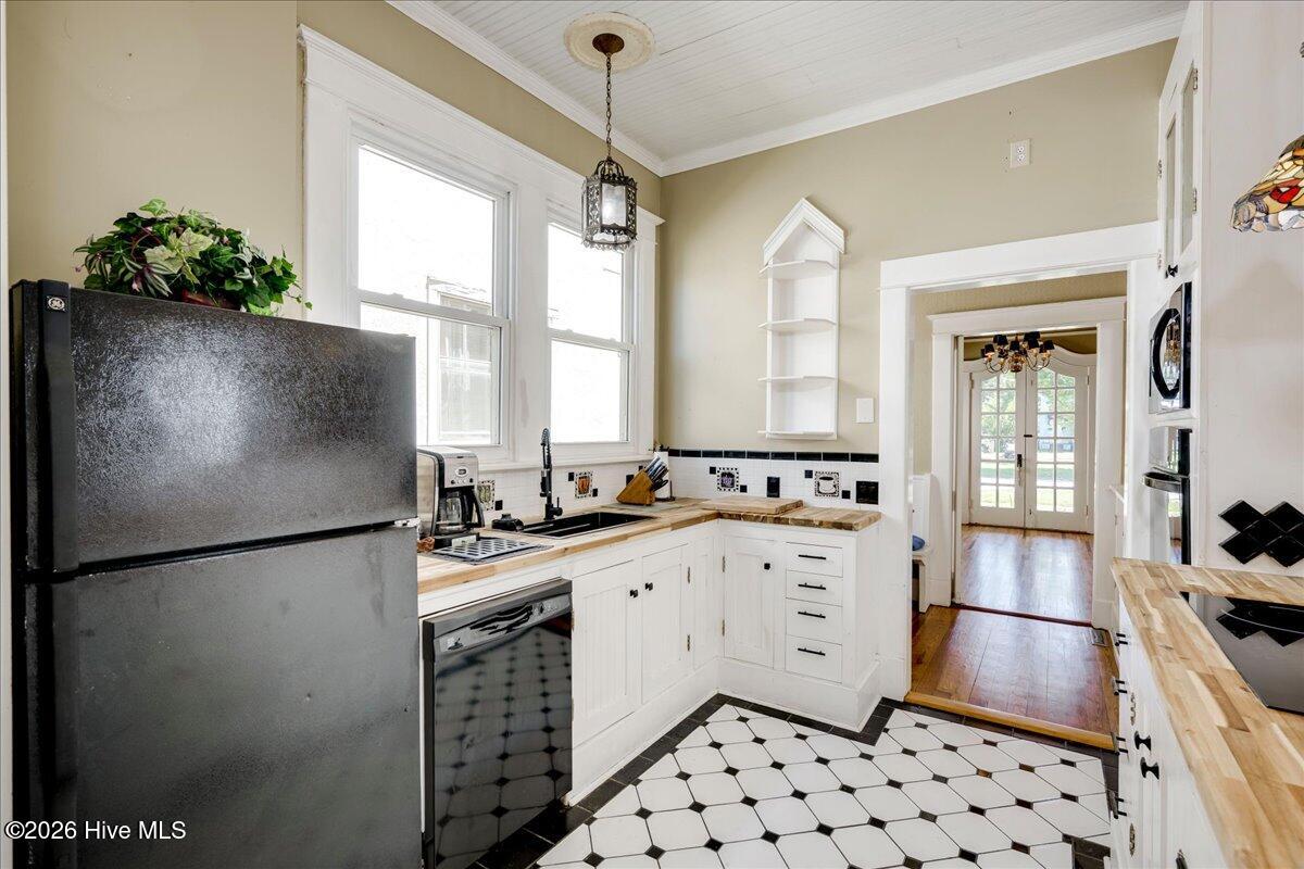 209 Broad Street Property Photo 16