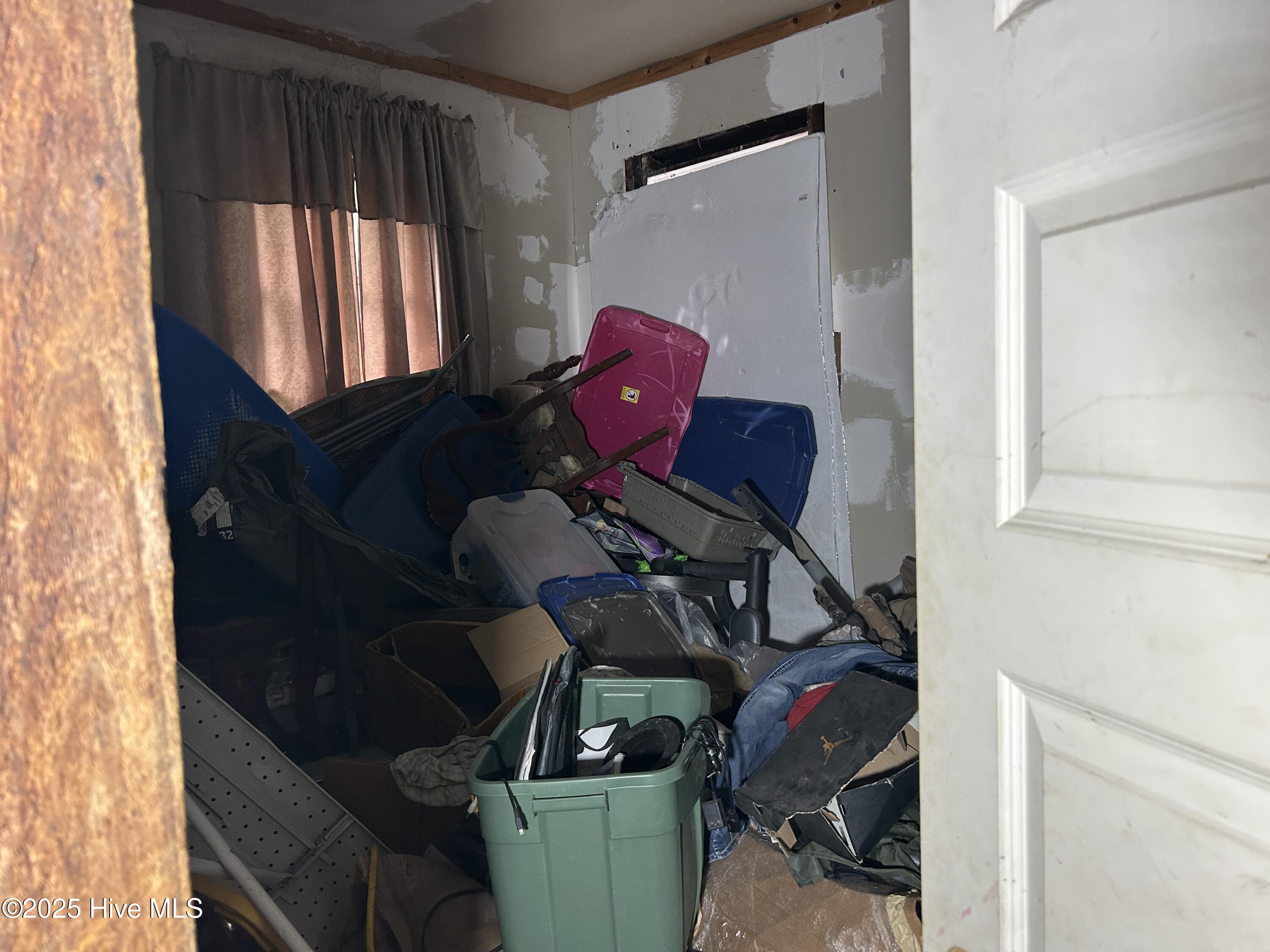 211 E Elm Street Property Photo 5