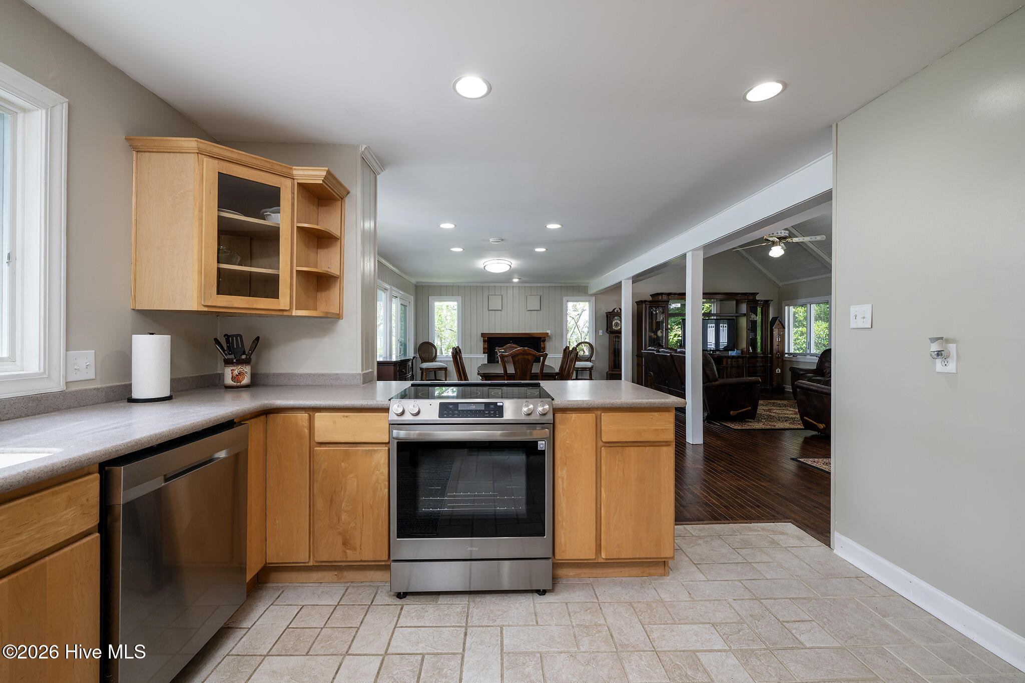 5616 Gondolier Drive Property Photo 4