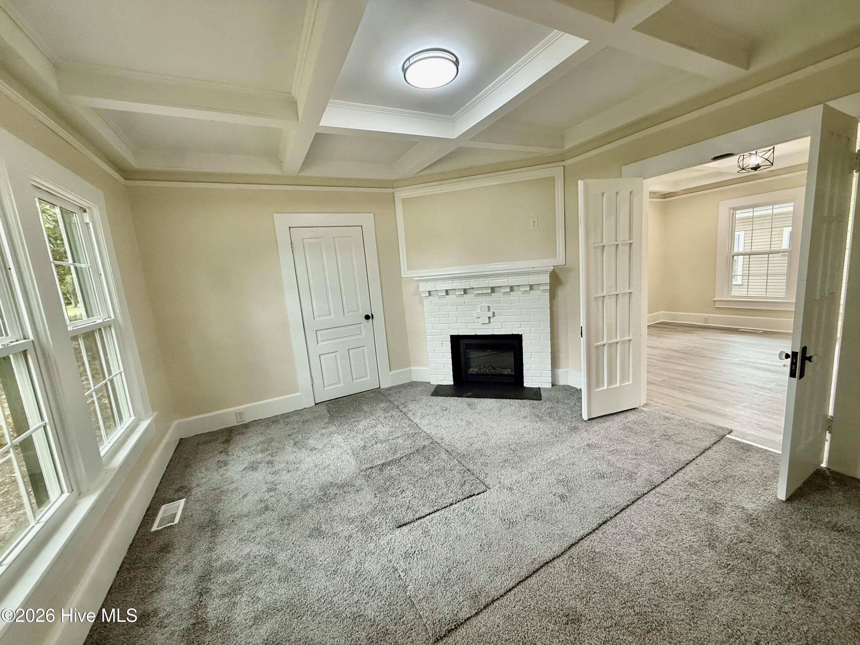 102 E Main Street Property Photo 11