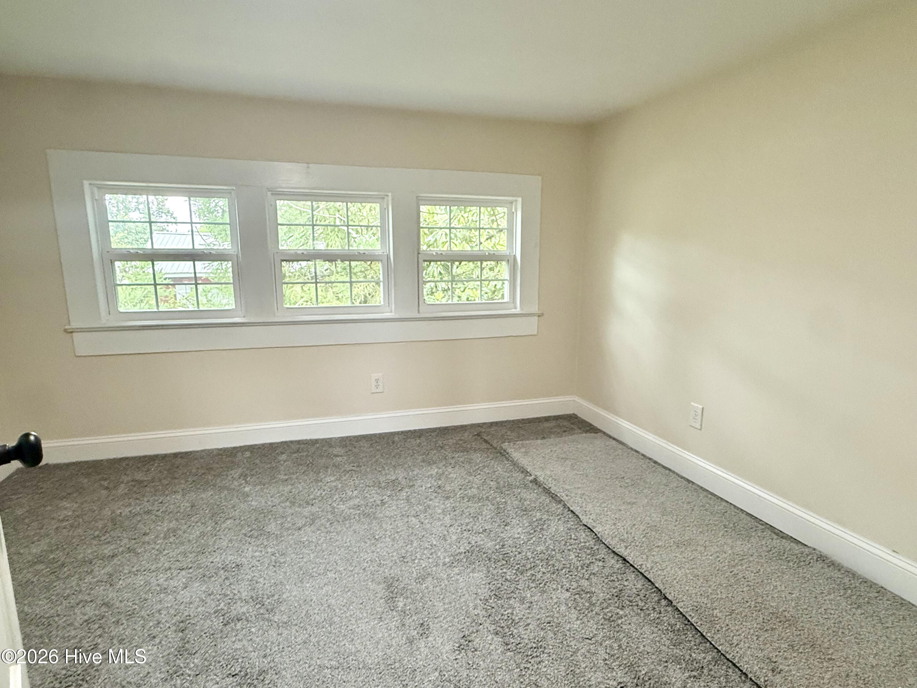 102 E Main Street Property Photo 18