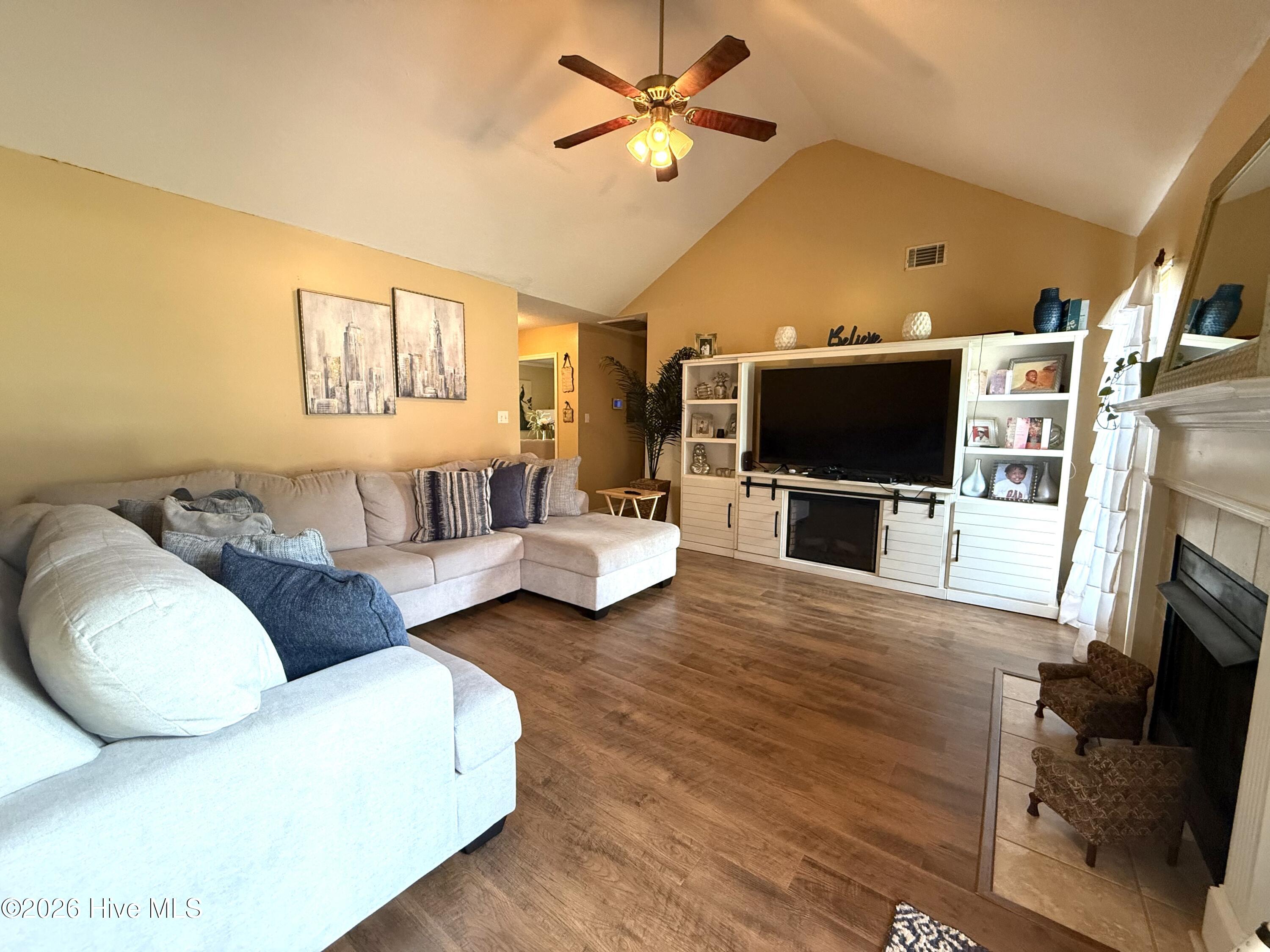 4672 Crested Butte Road Property Photo 2