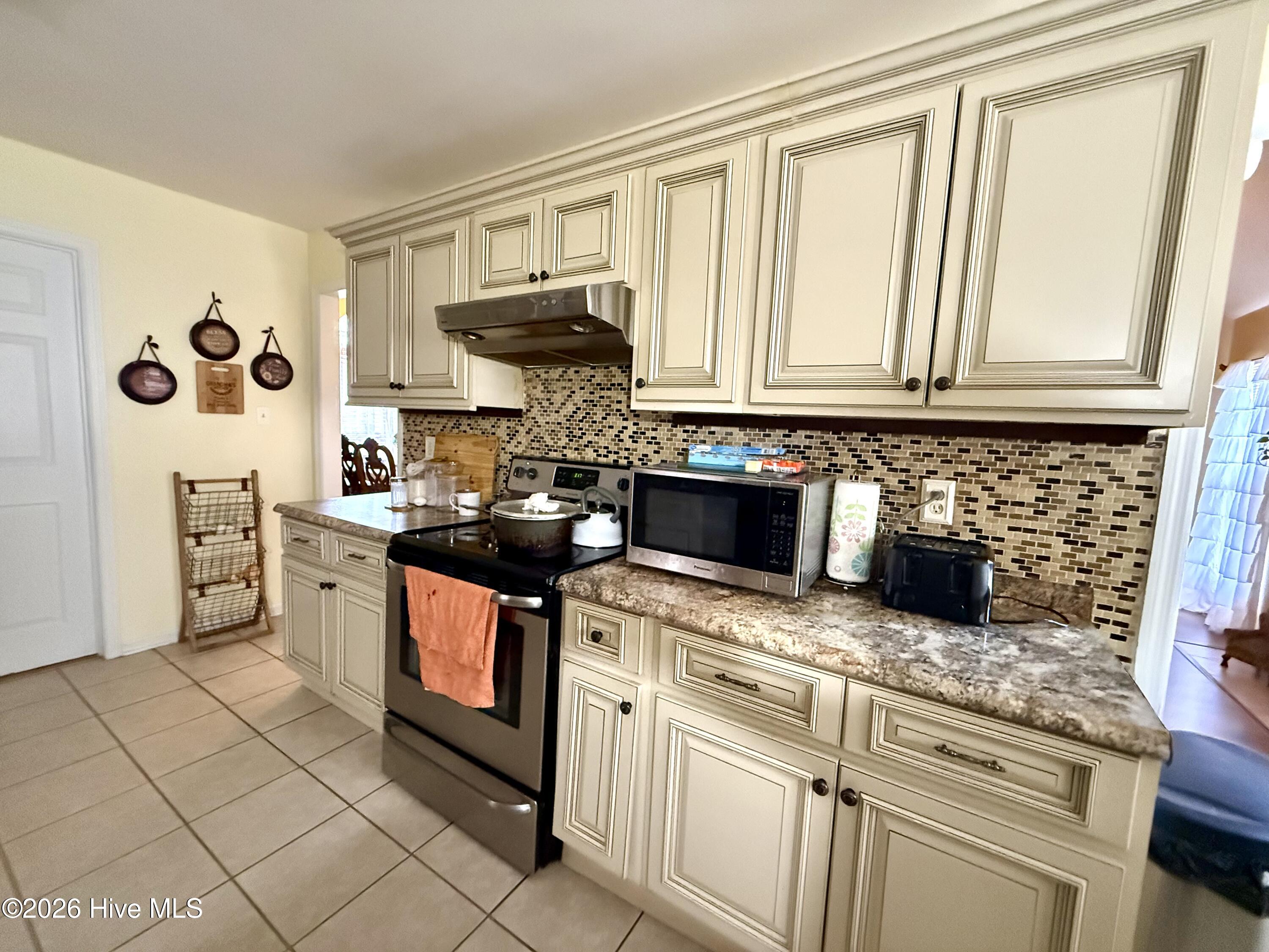 4672 Crested Butte Road Property Photo 3