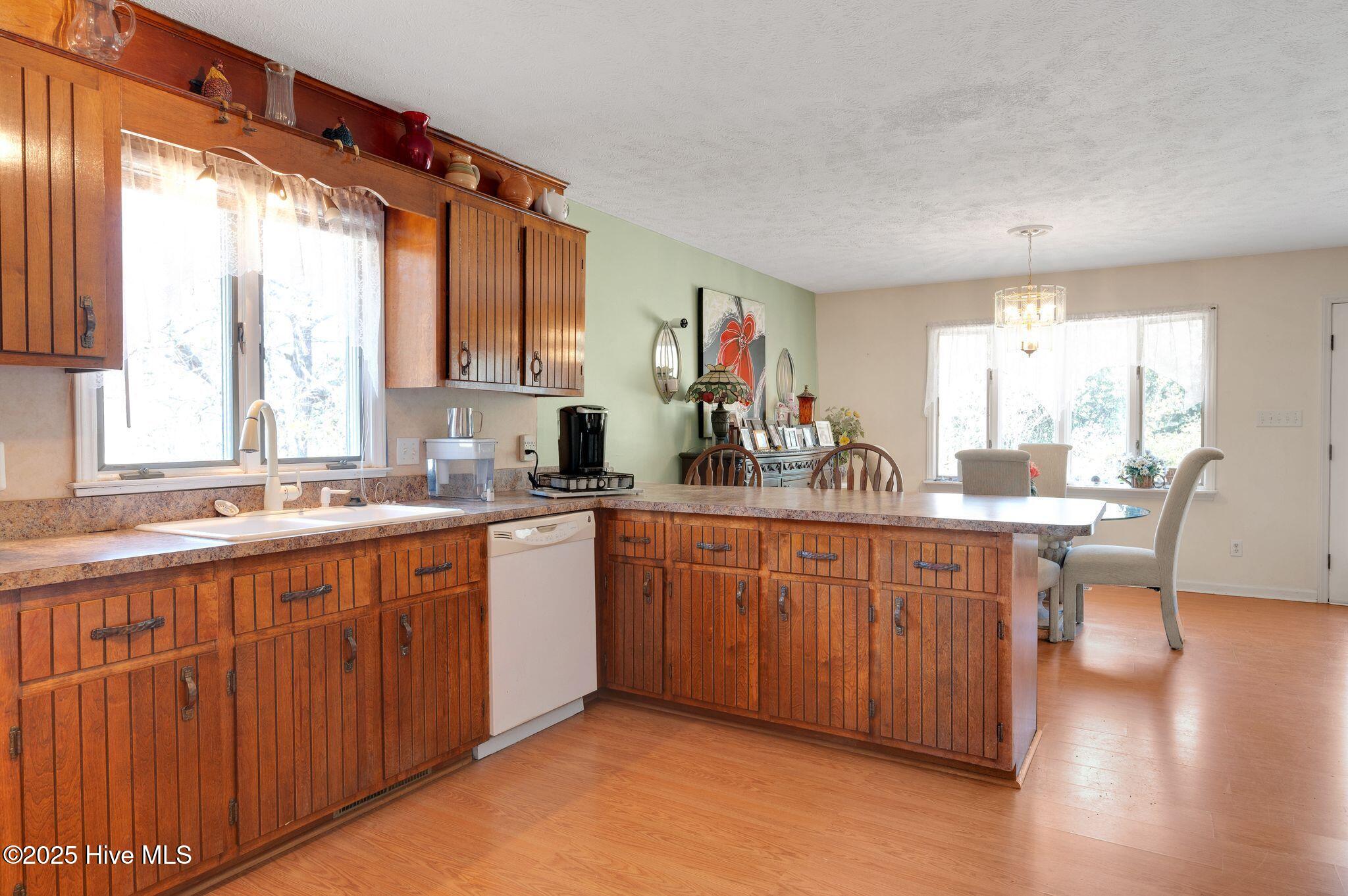320 Pinecrest Drive Property Photo 4