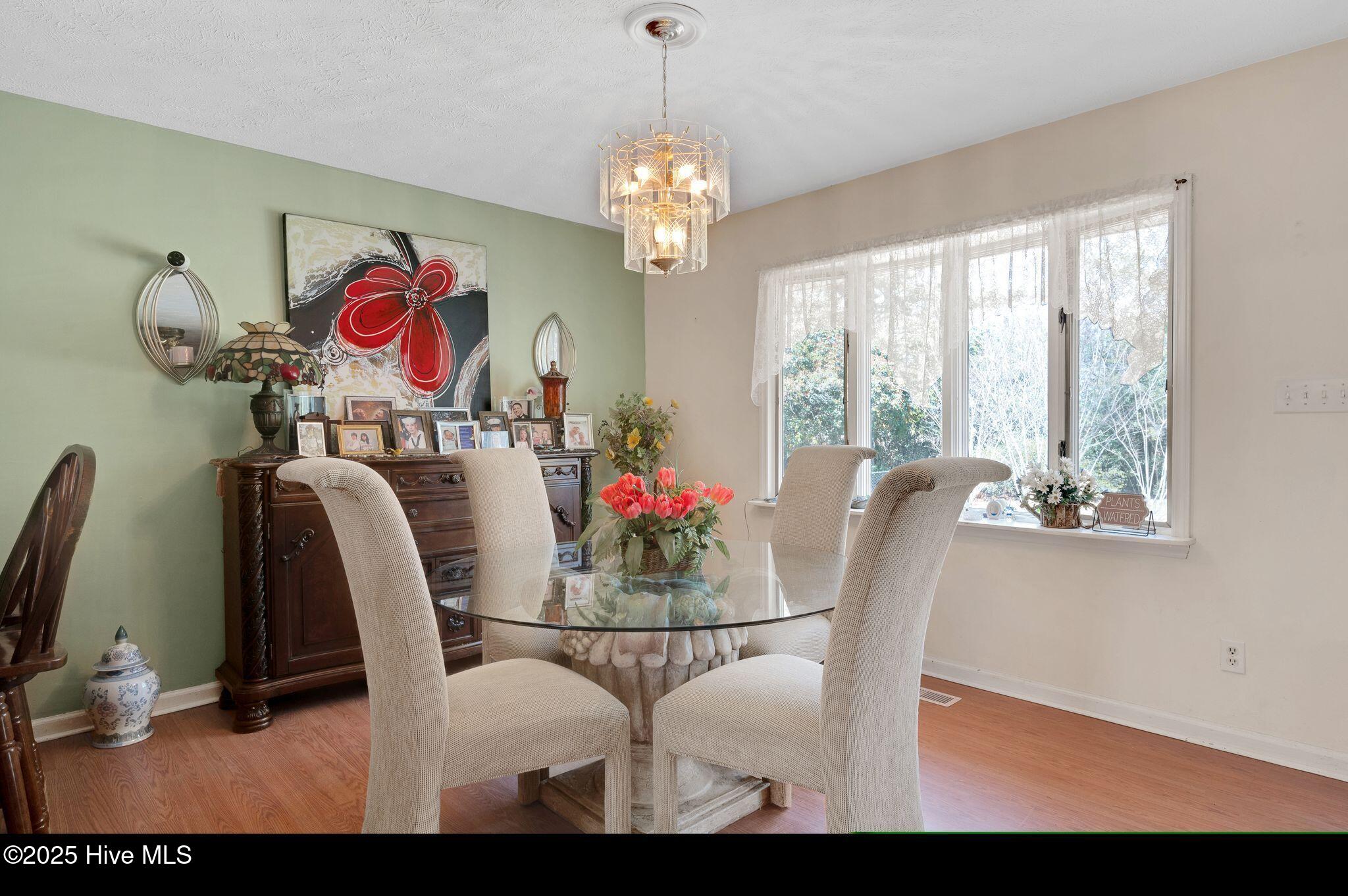 320 Pinecrest Drive Property Photo 6