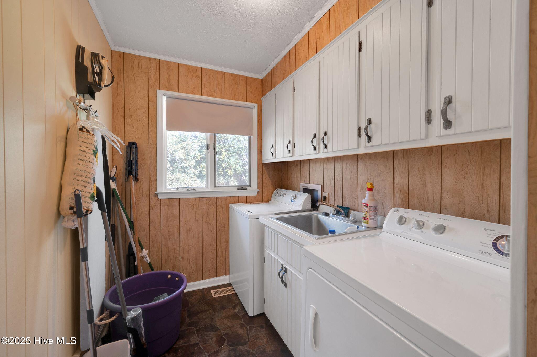 320 Pinecrest Drive Property Photo 25