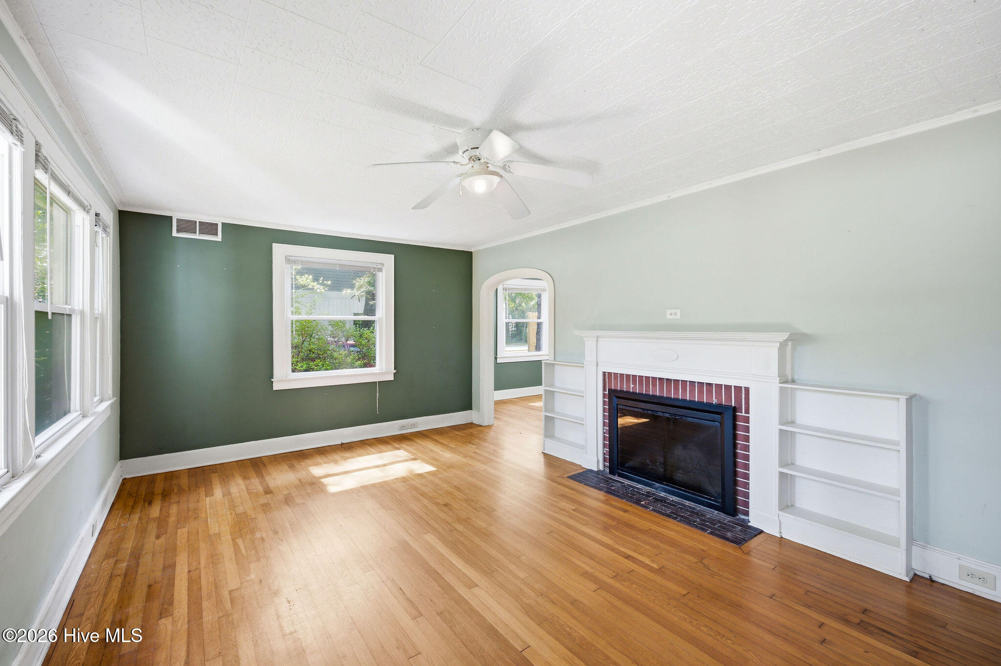 4924 Oleander Drive Property Photo 4