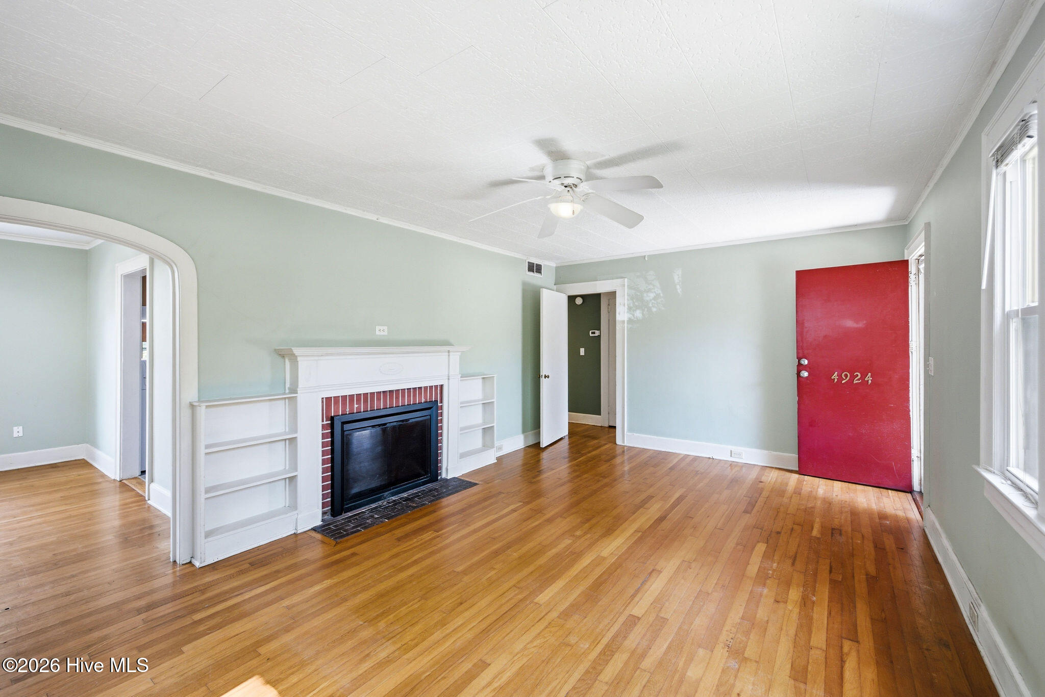 4924 Oleander Drive Property Photo 5