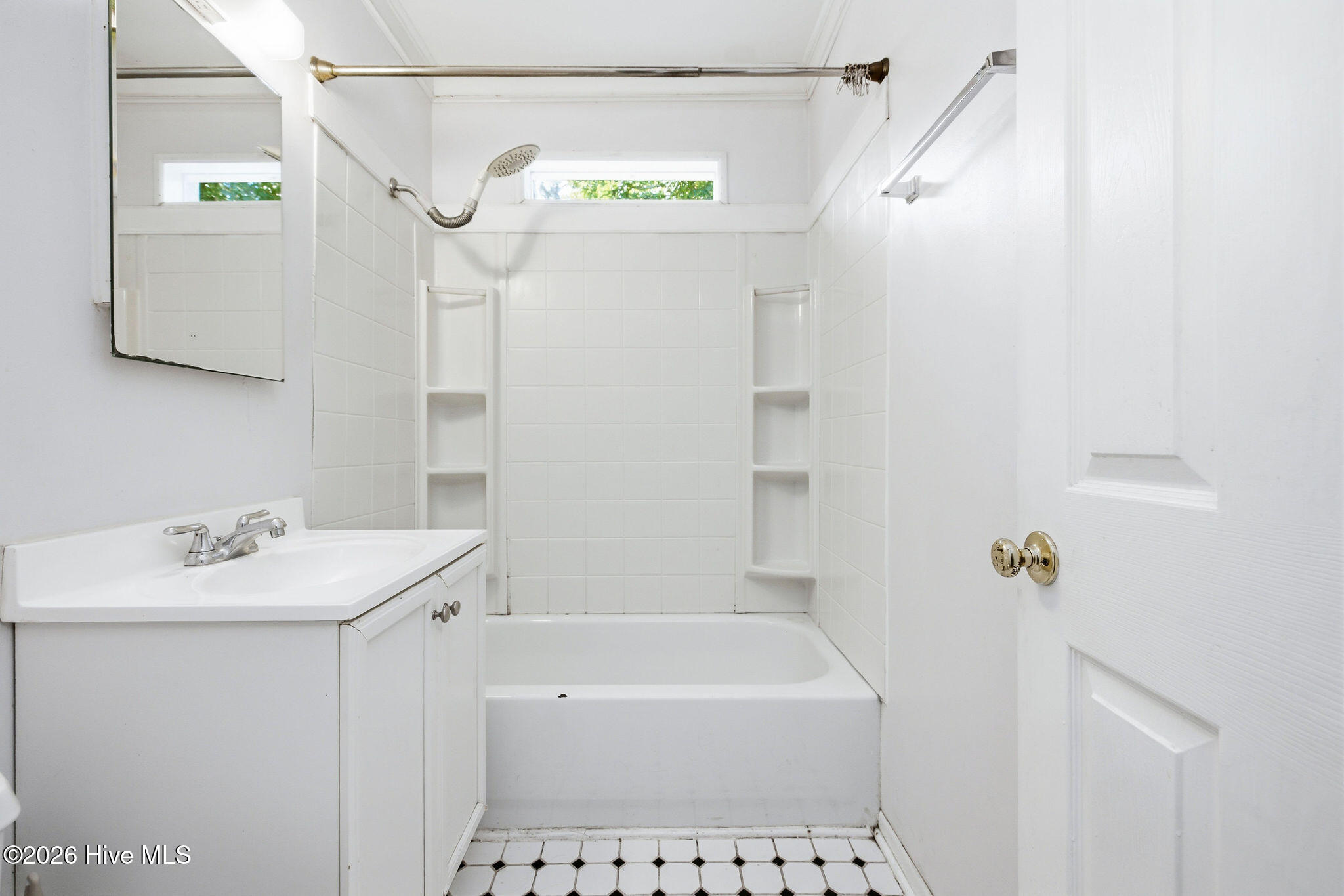 4924 Oleander Drive Property Photo 8