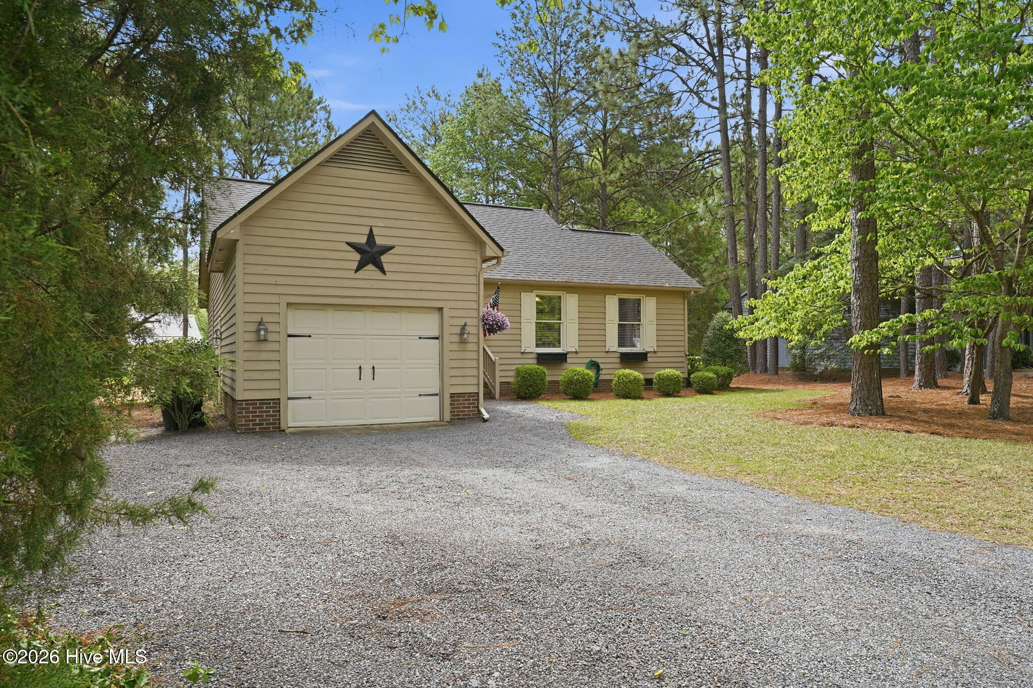 190 Fox Run Road Property Photo 2