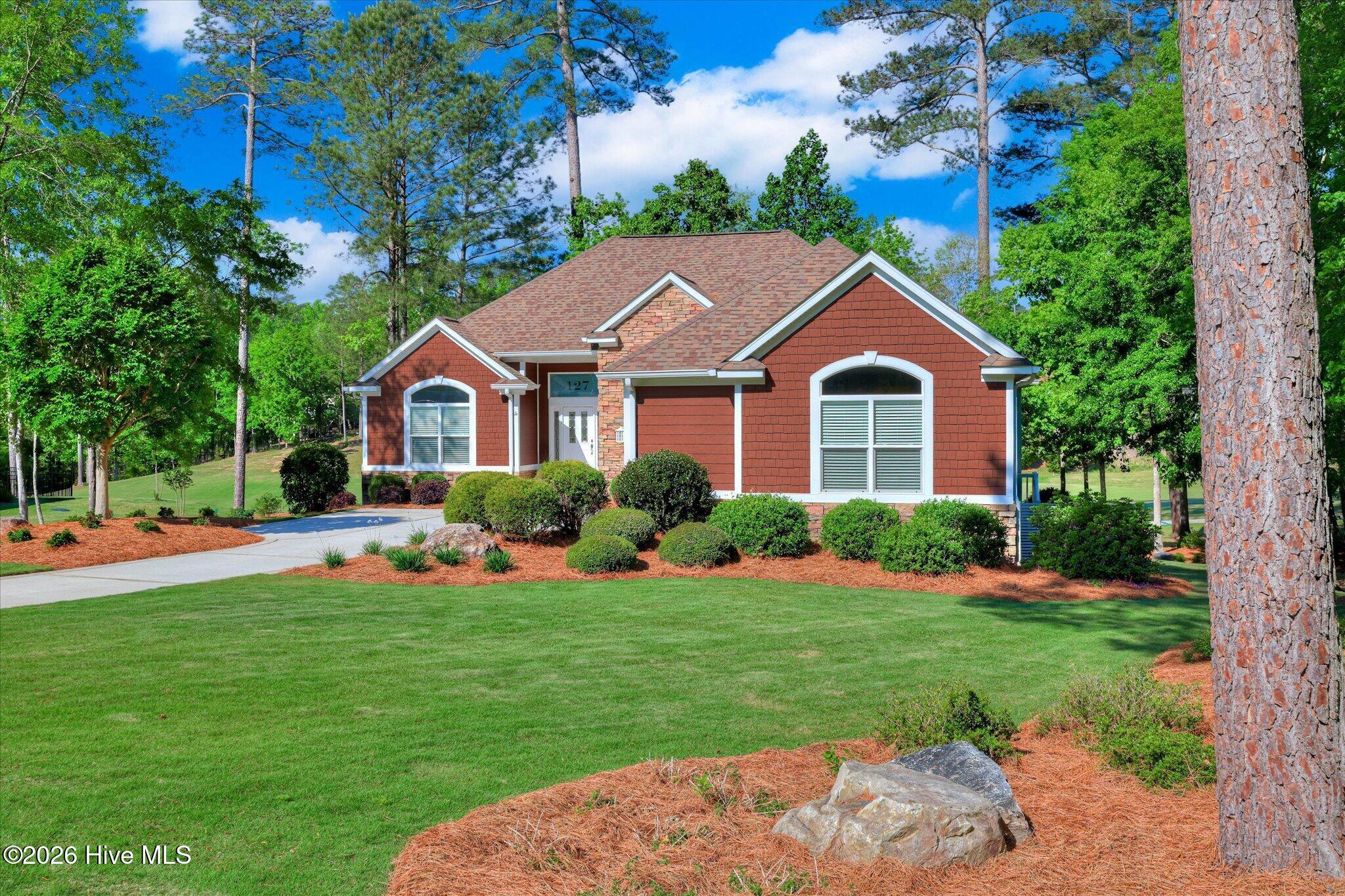 127 Laurens Drive Property Photo 2