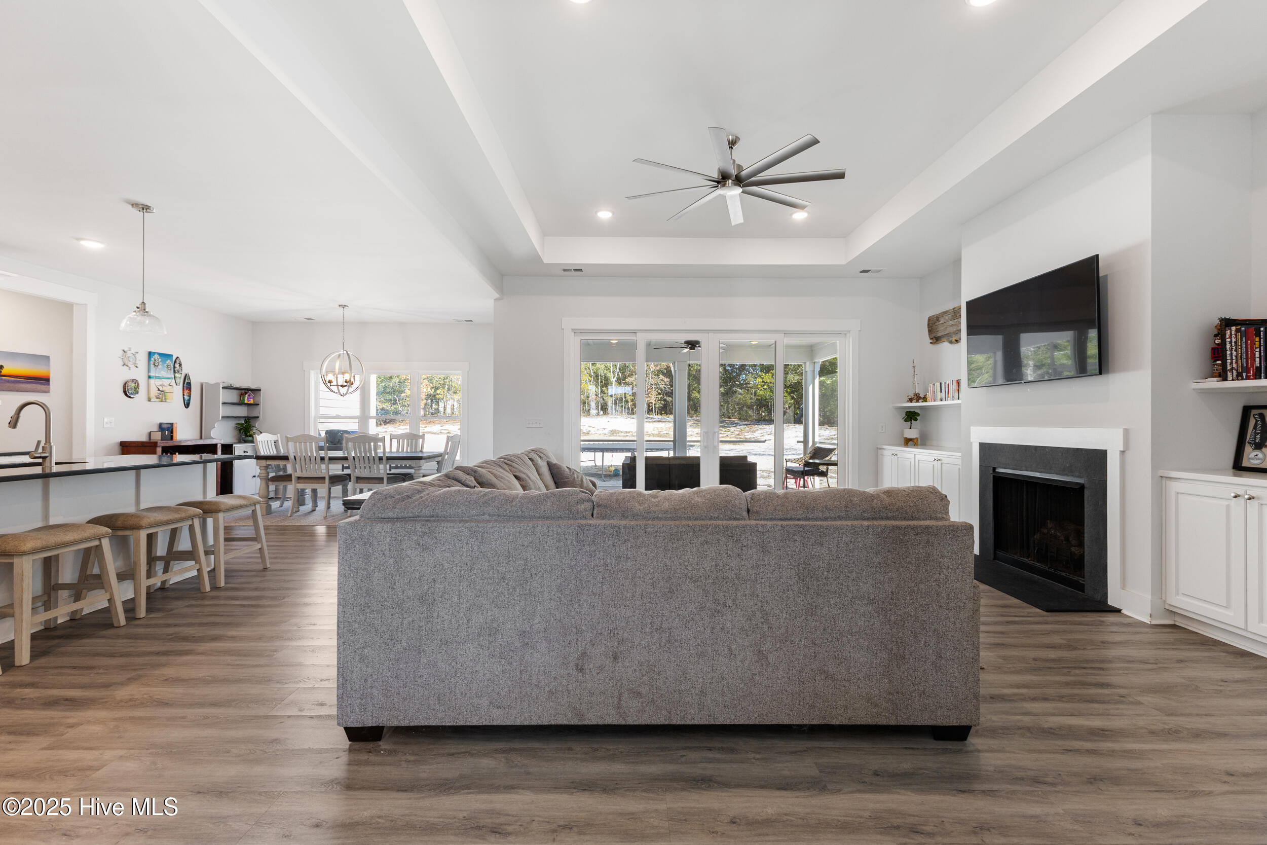 824 The Cape Boulevard Property Photo 3
