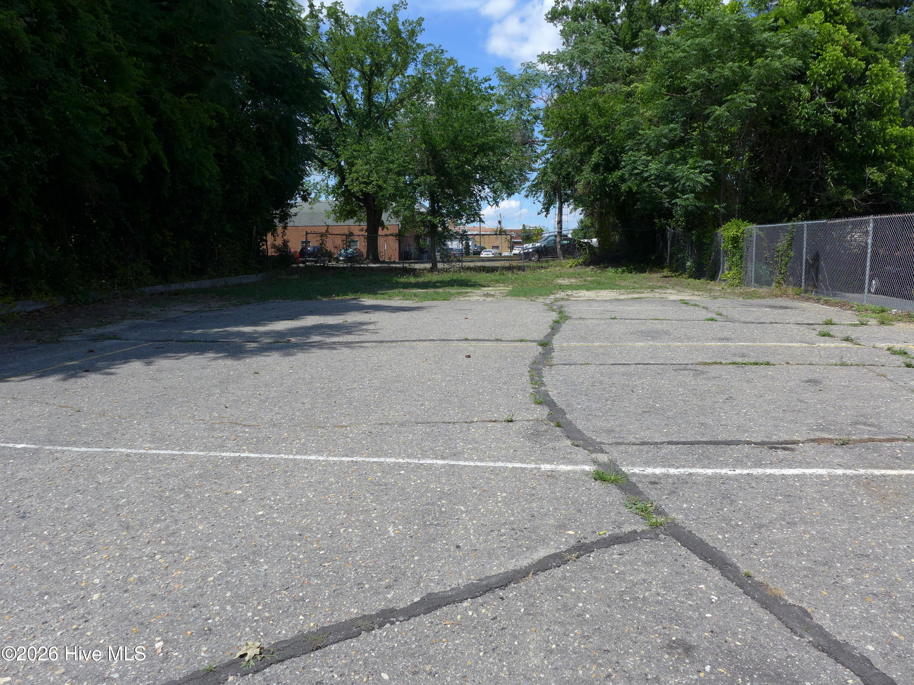 309 E Walnut Street Property Photo 4