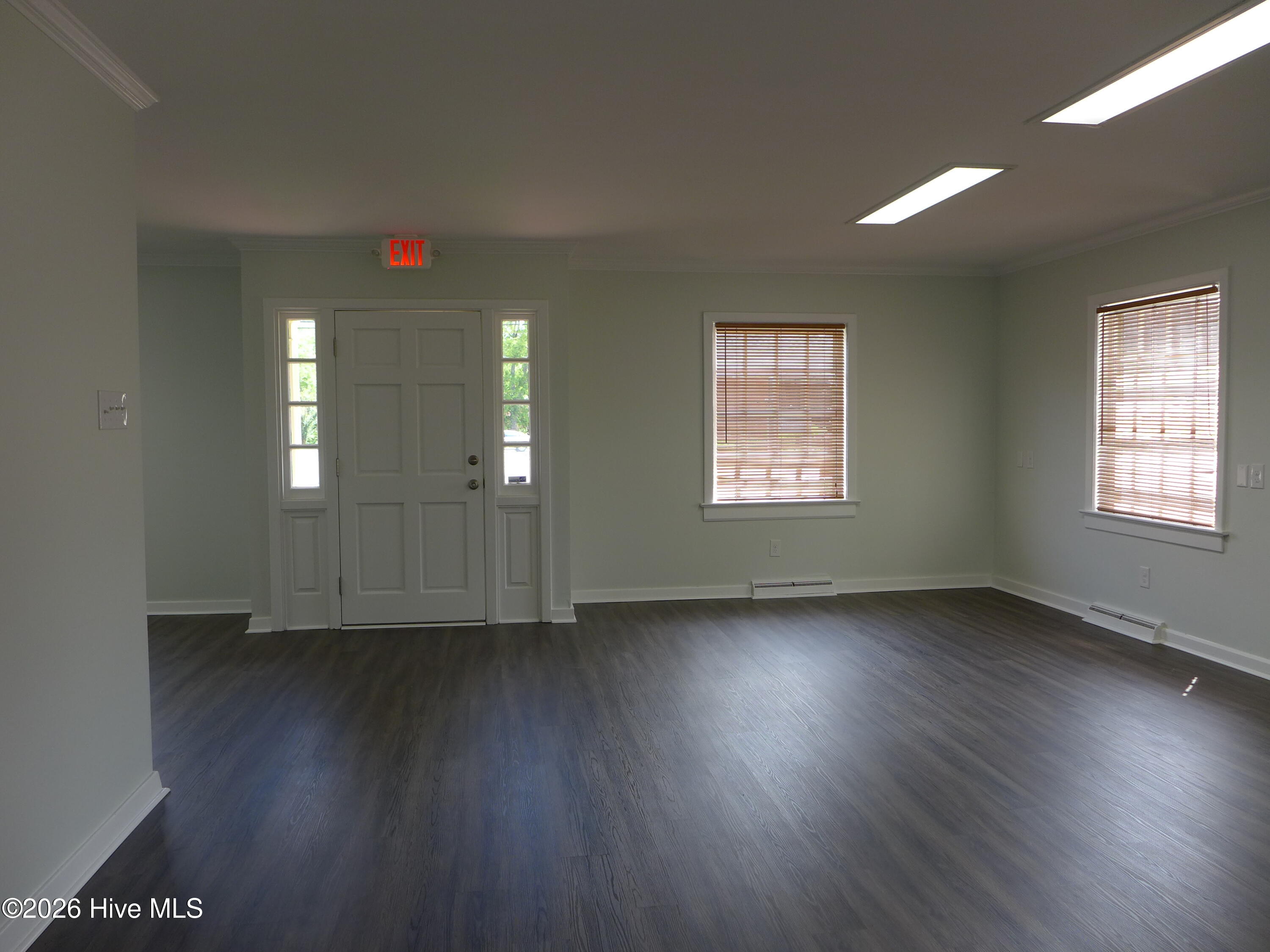 309 E Walnut Street Property Photo 5
