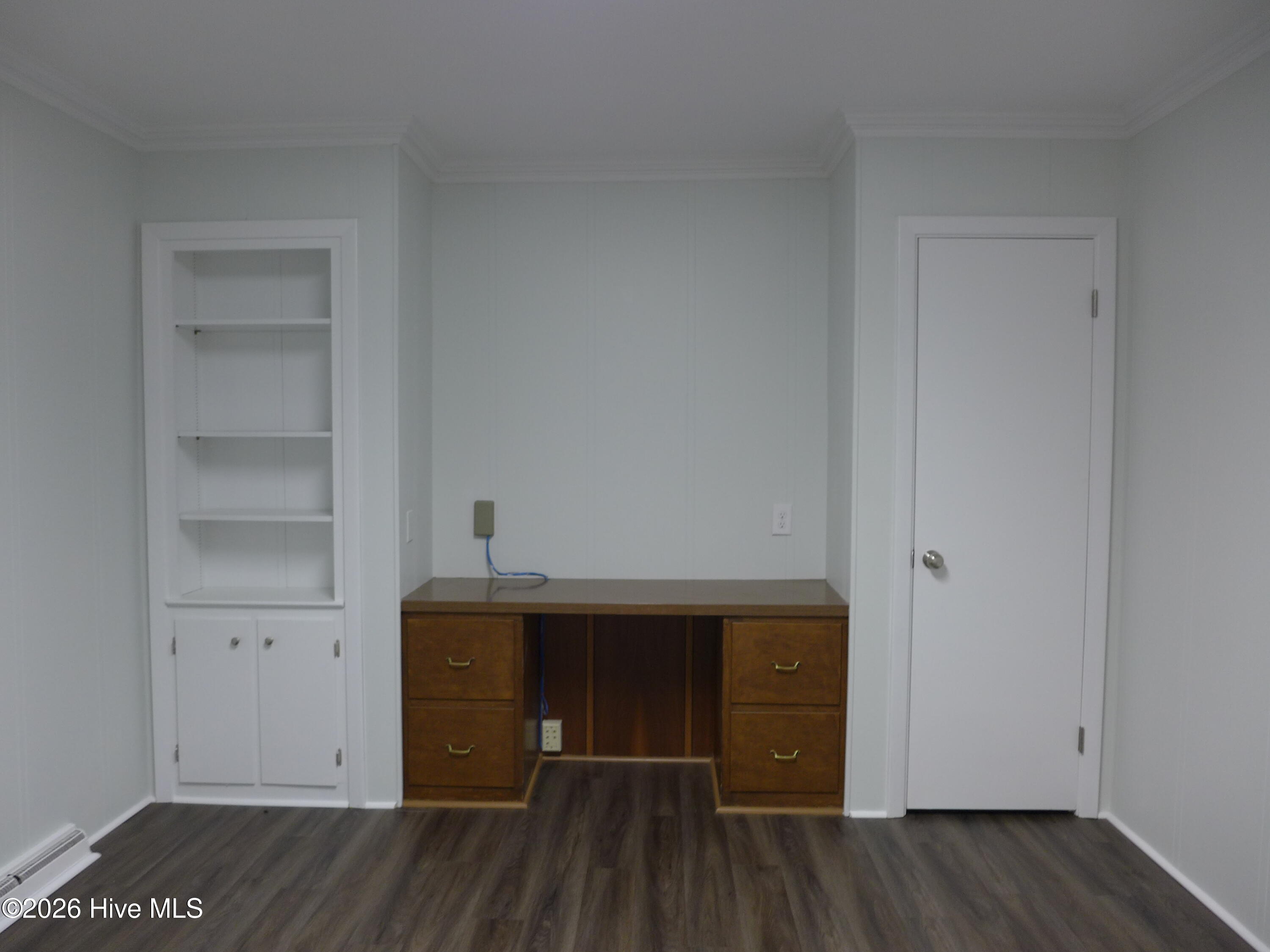 309 E Walnut Street Property Photo 8