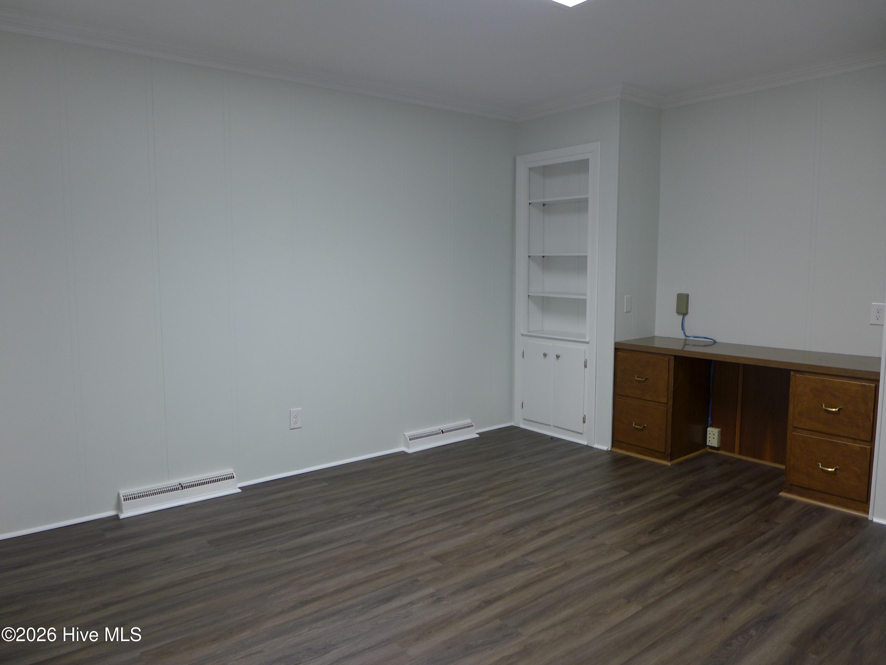 309 E Walnut Street Property Photo 9