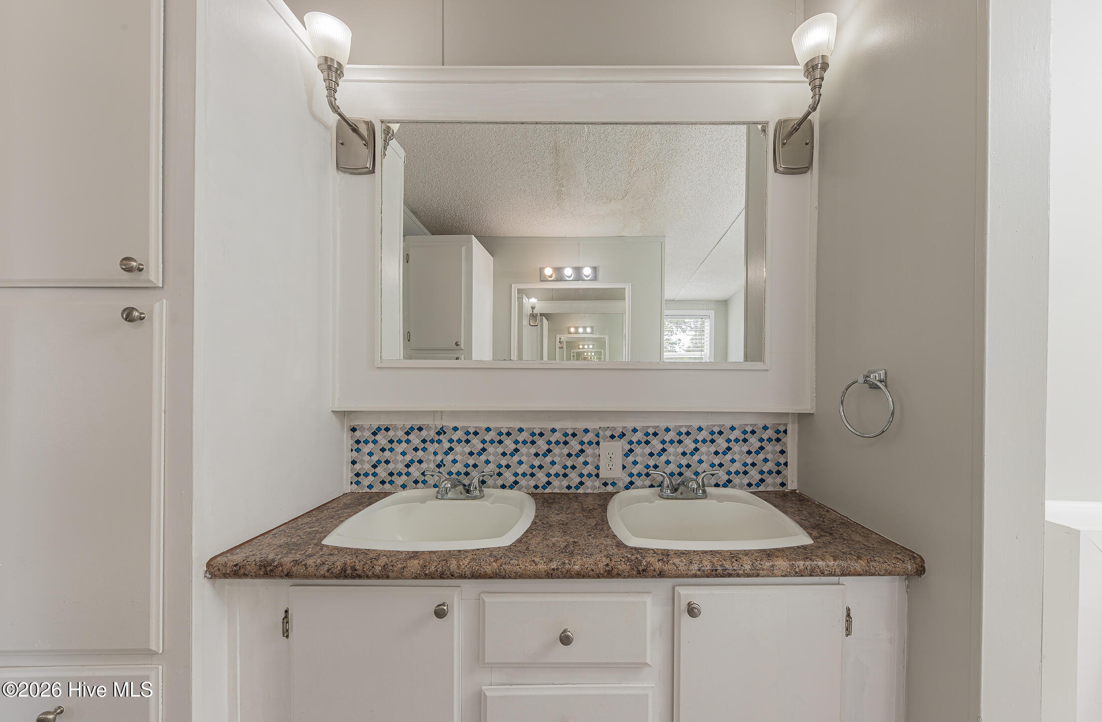 122 Woodbrook Drive Property Photo 35