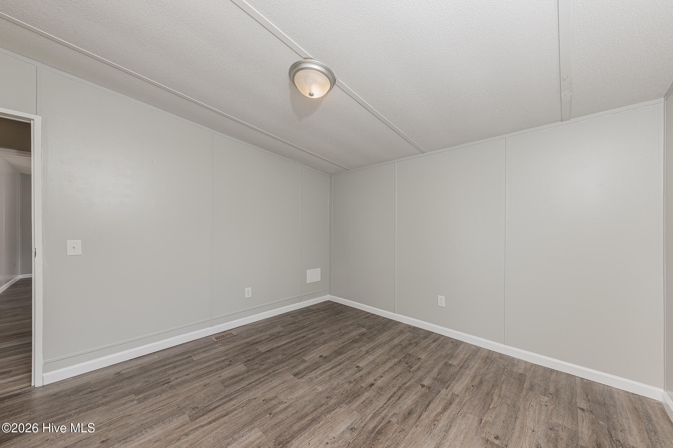122 Woodbrook Drive Property Photo 38
