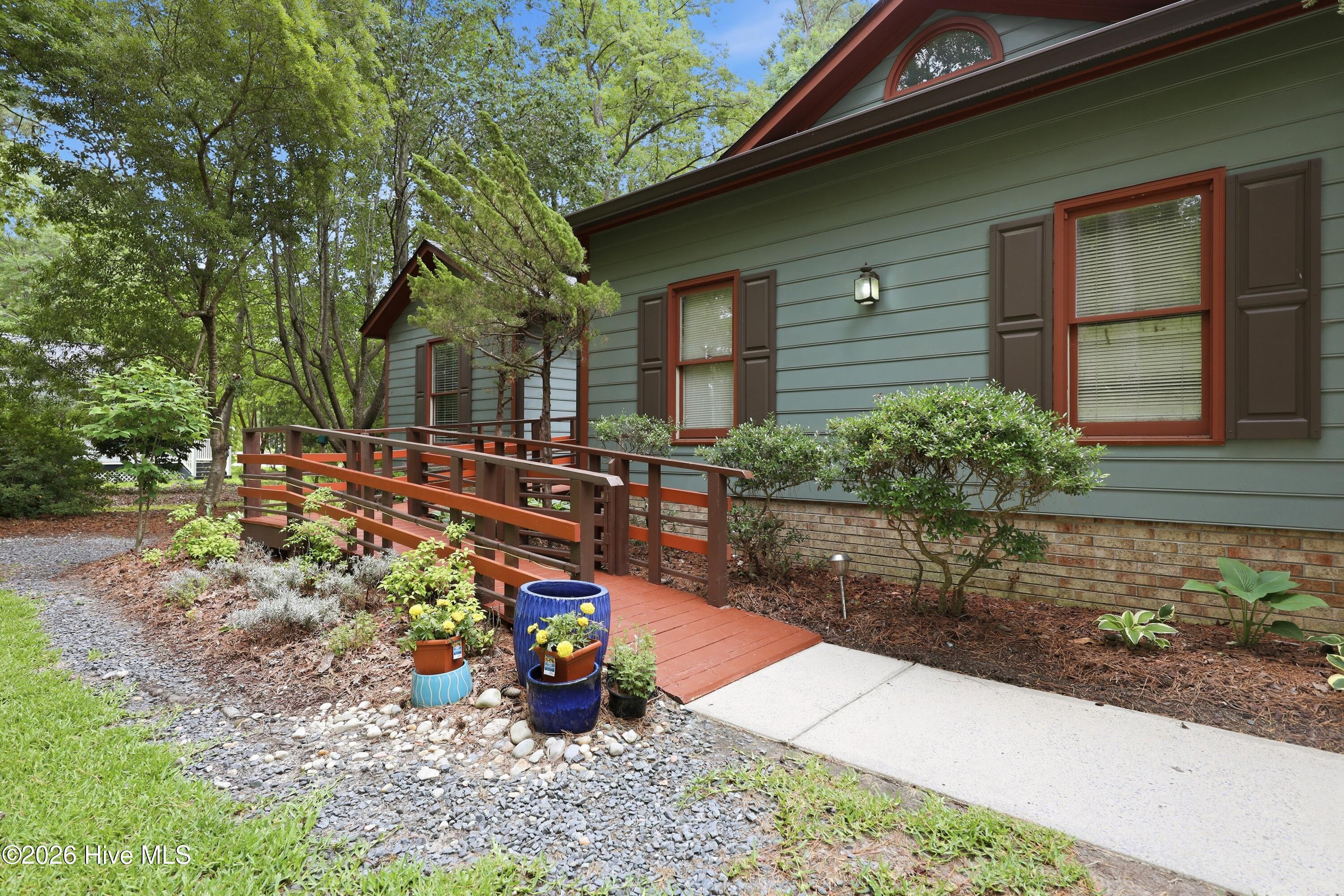 6015 Club House Drive Property Photo 4