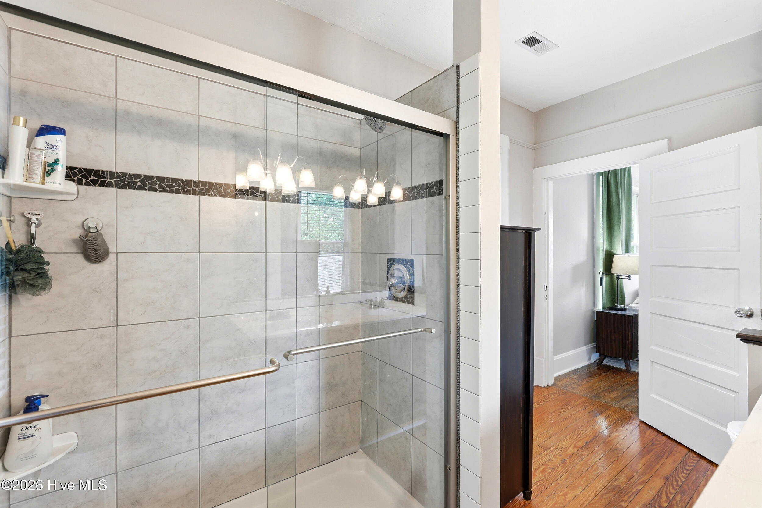 210 Northern Boulevard Property Photo 27
