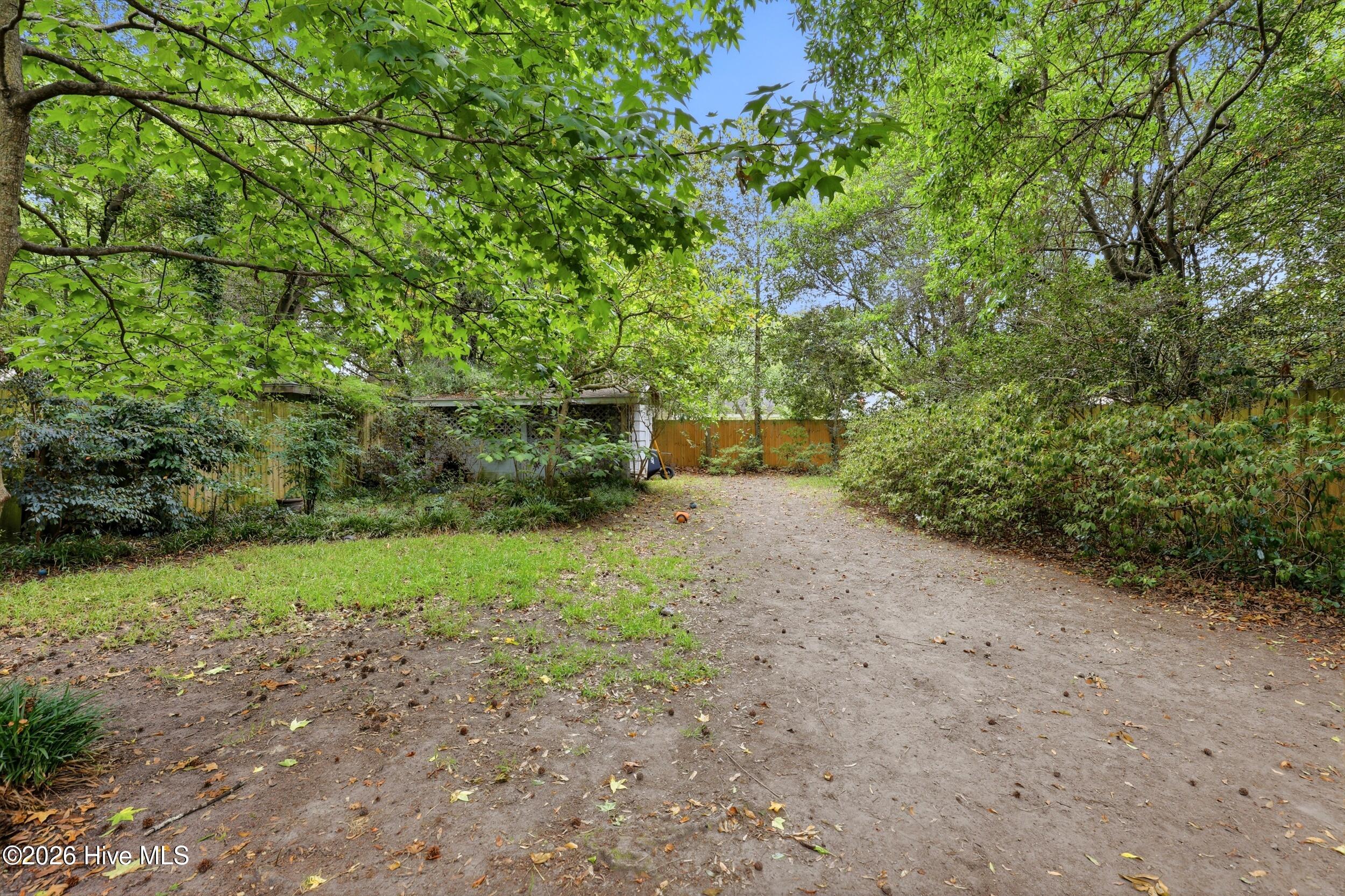 210 Northern Boulevard Property Photo 43