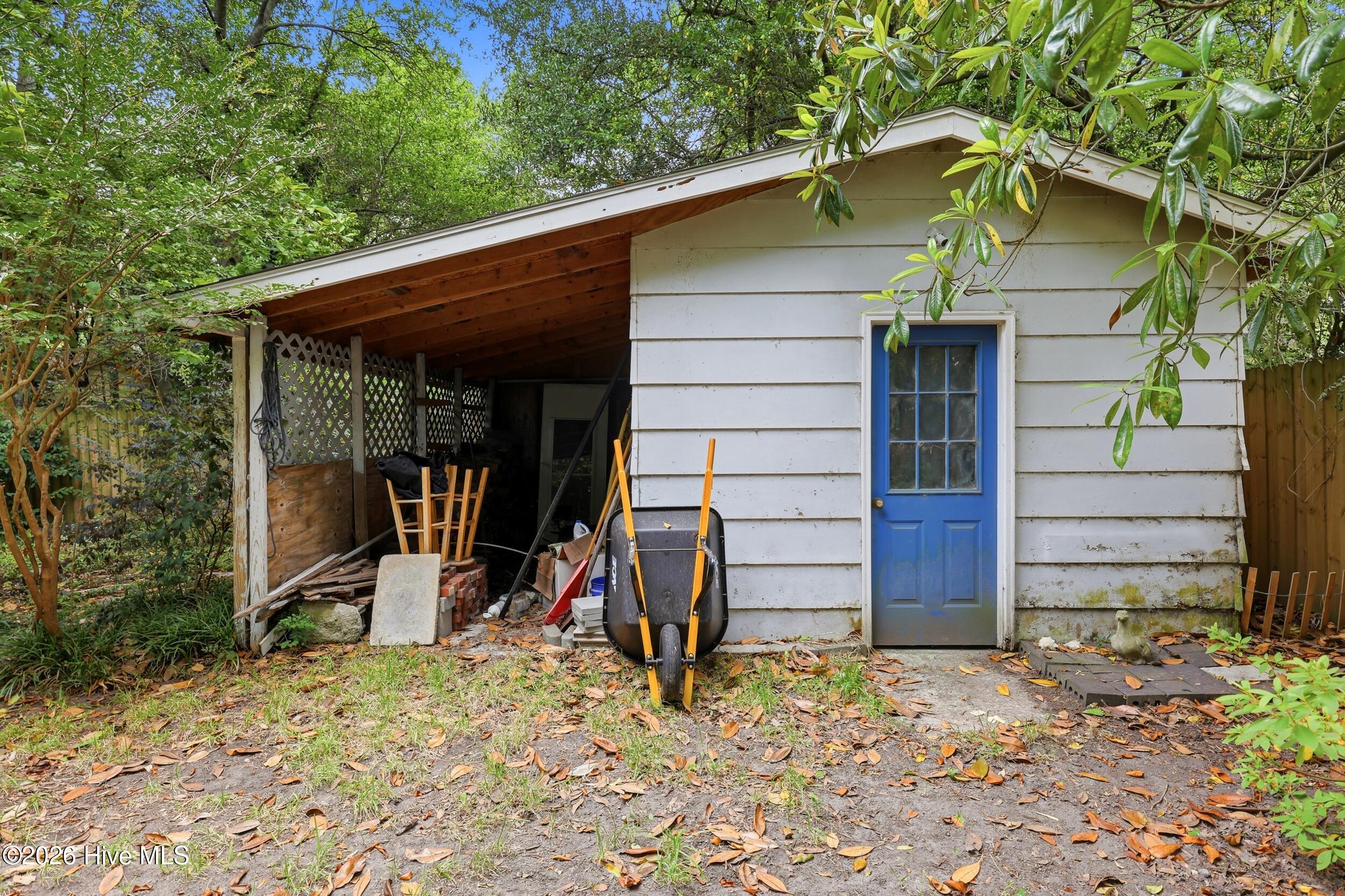 210 Northern Boulevard Property Photo 46