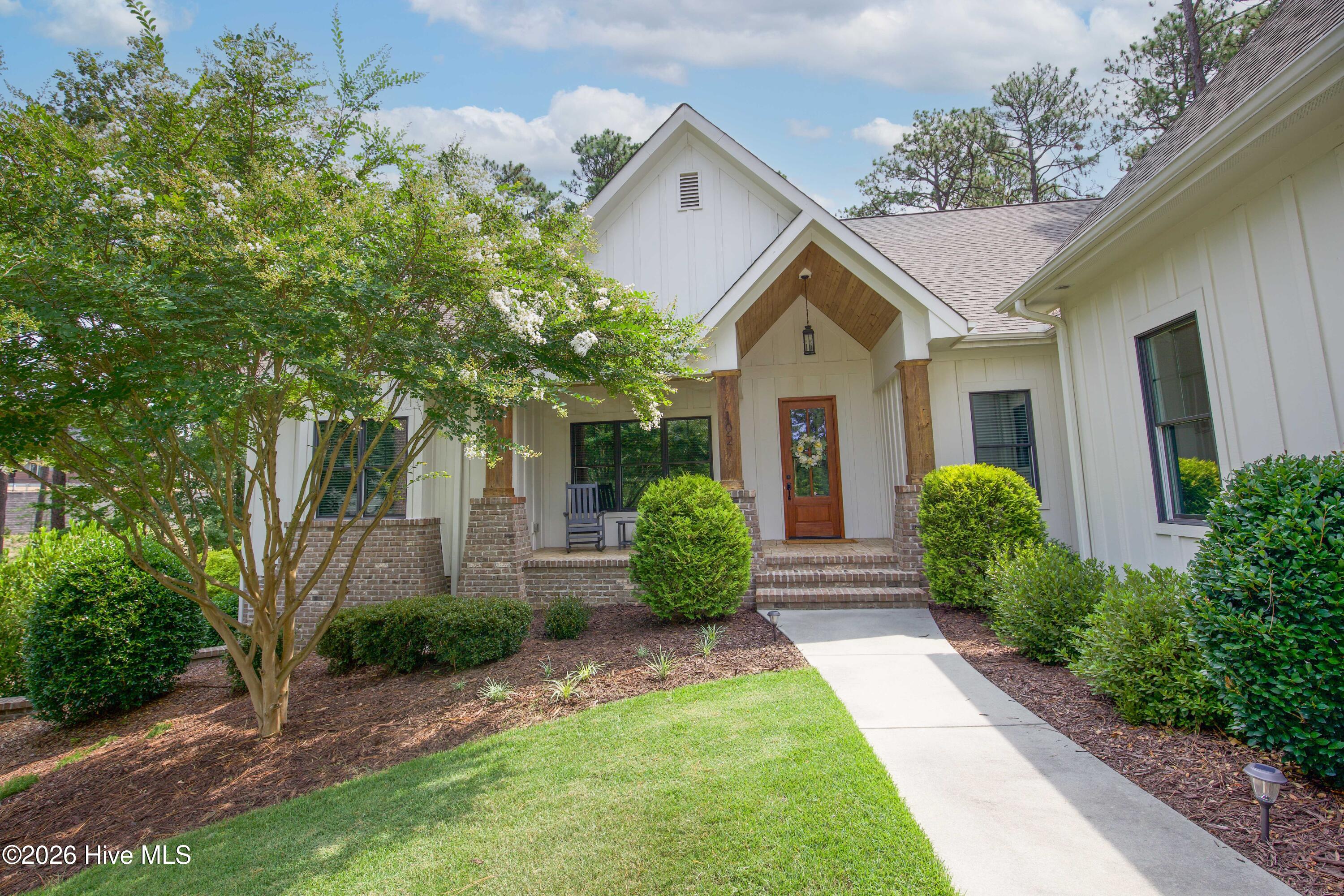 102 Greystones Court Property Photo 2