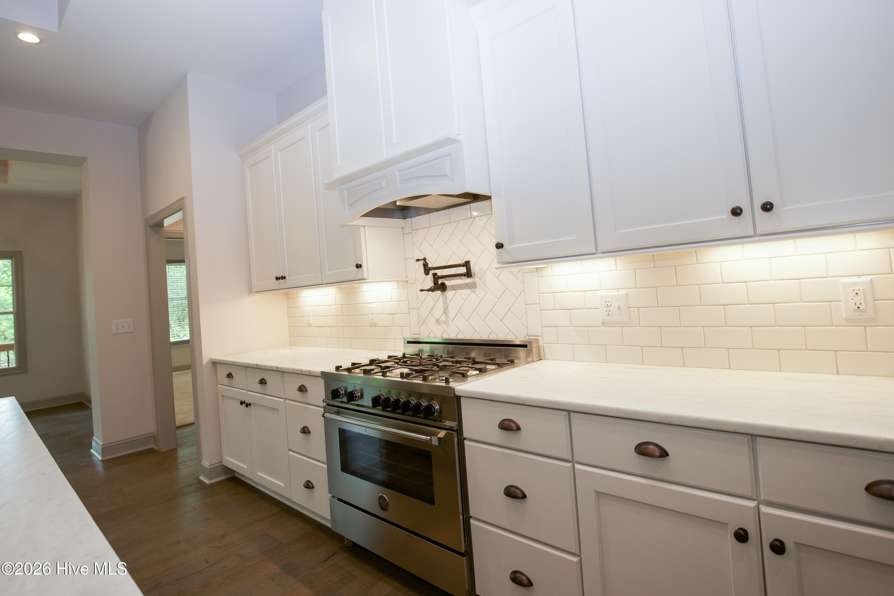102 Greystones Court Property Photo 16