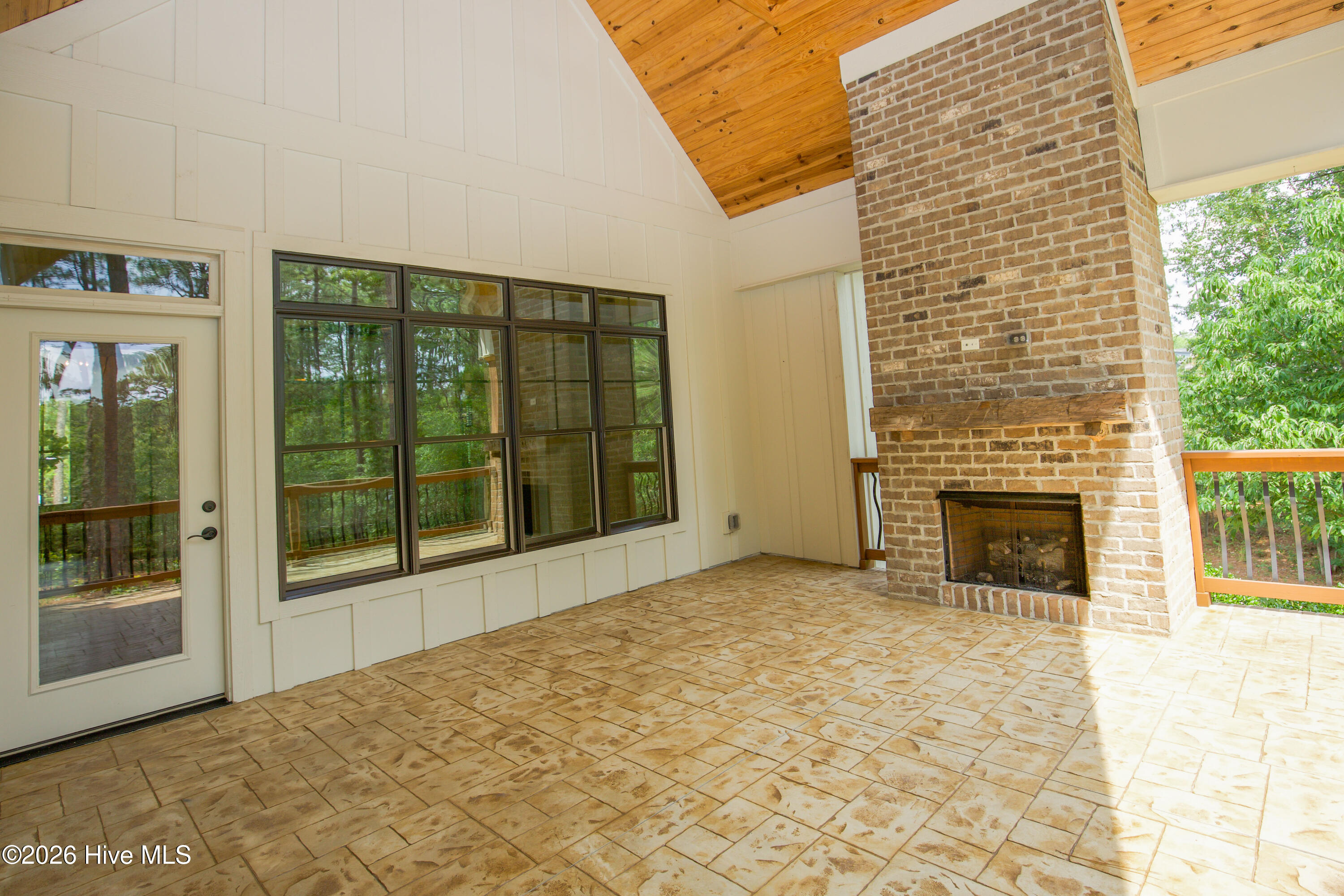 102 Greystones Court Property Photo 21