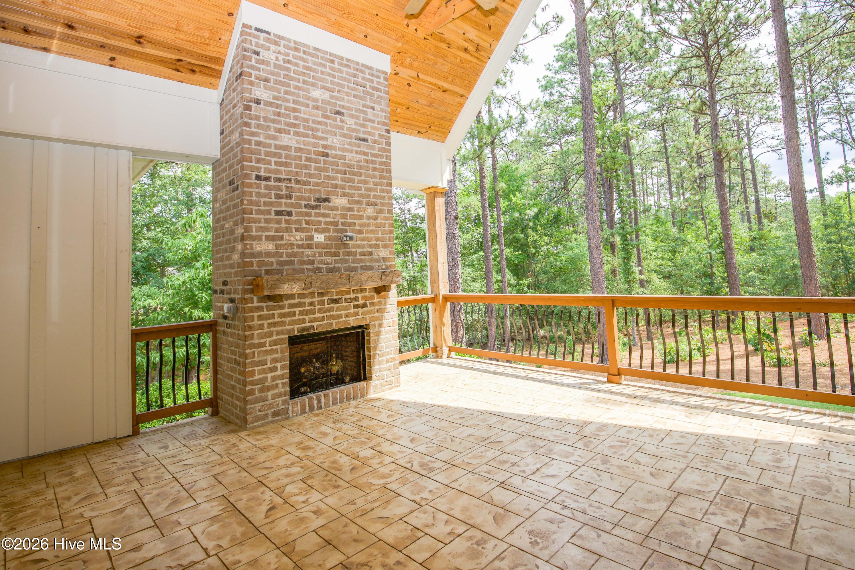 102 Greystones Court Property Photo 22