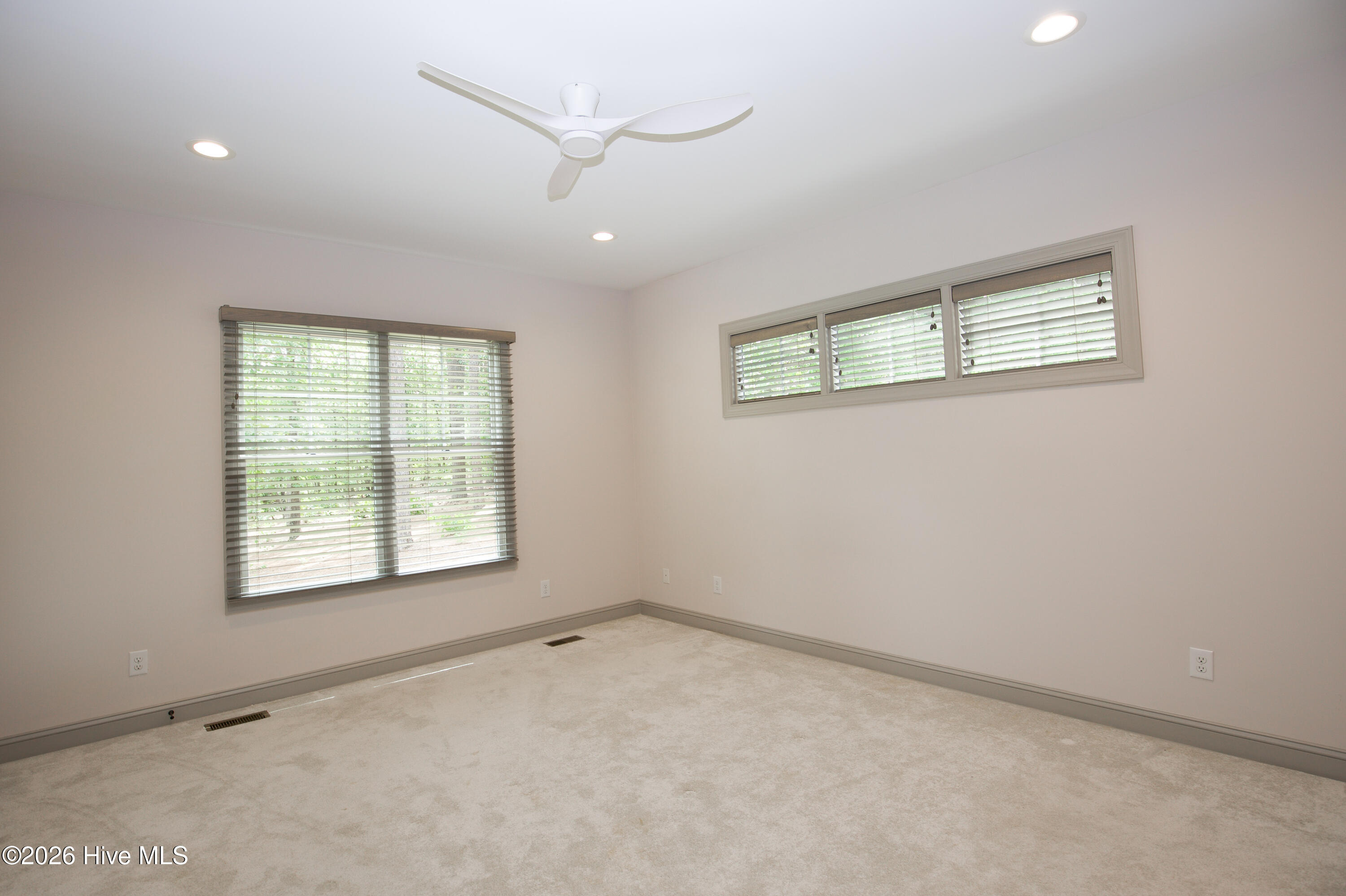 102 Greystones Court Property Photo 29