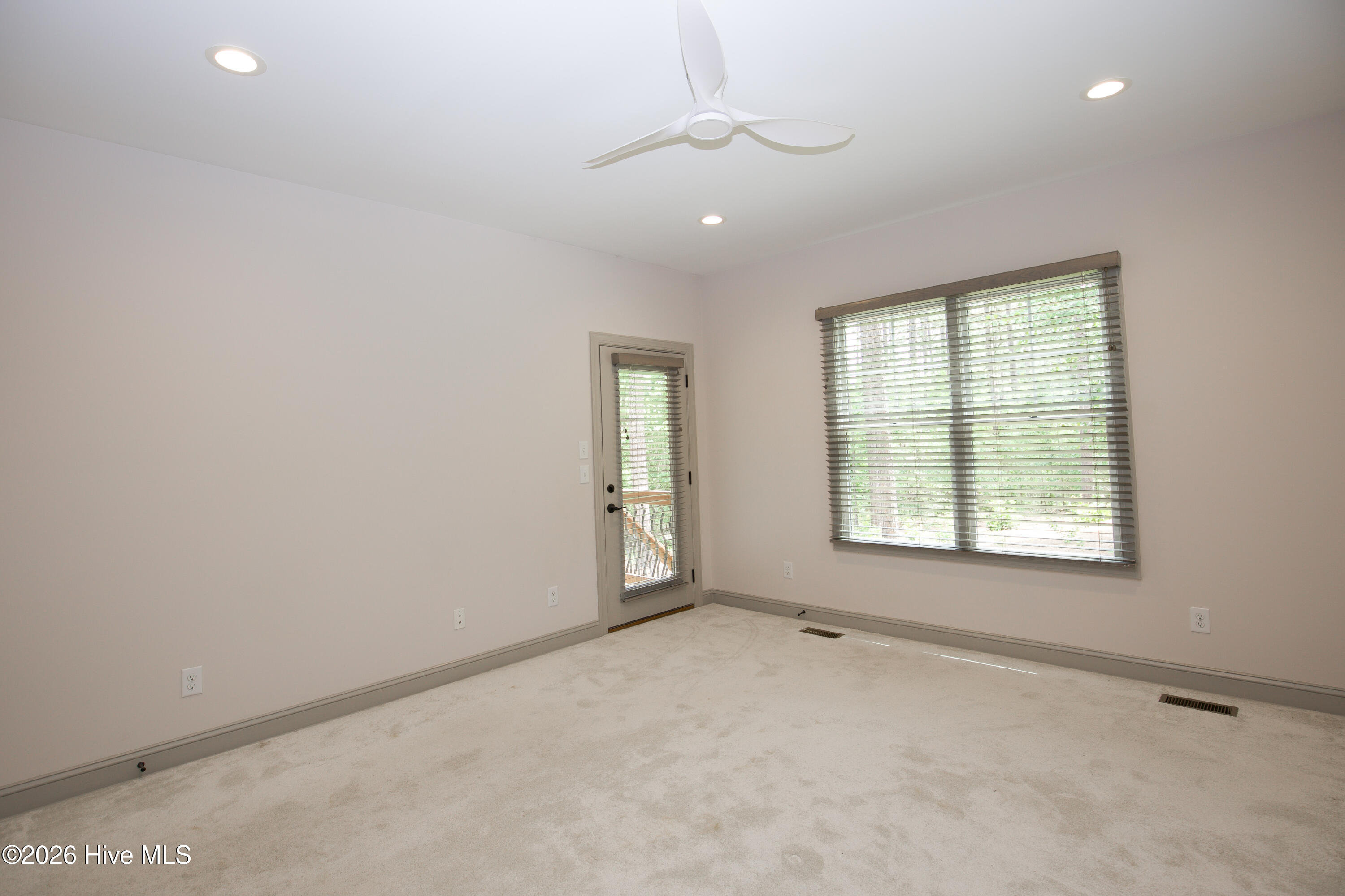 102 Greystones Court Property Photo 30