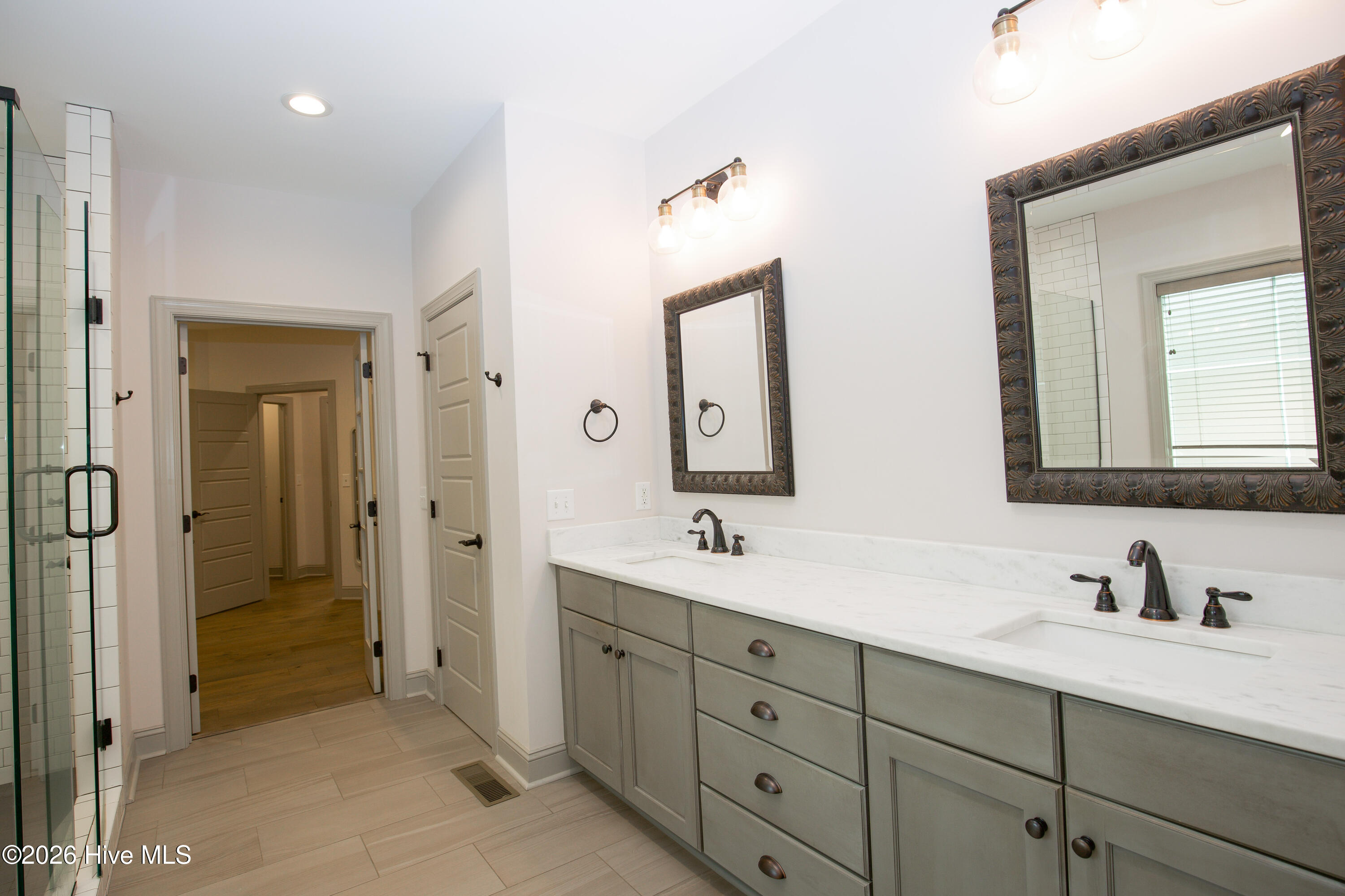 102 Greystones Court Property Photo 32